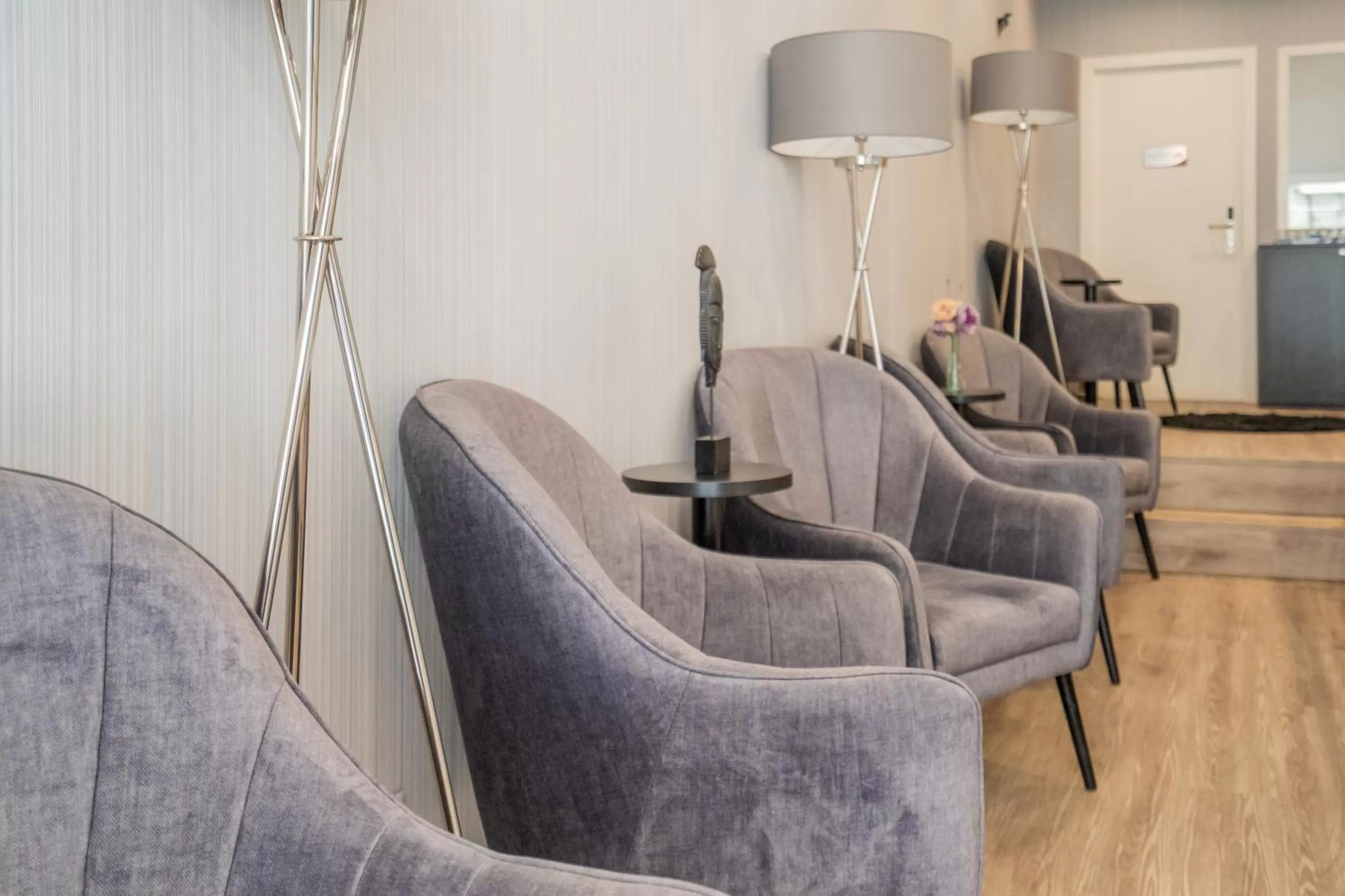 Seating area in Dinya Lisbon Hotel