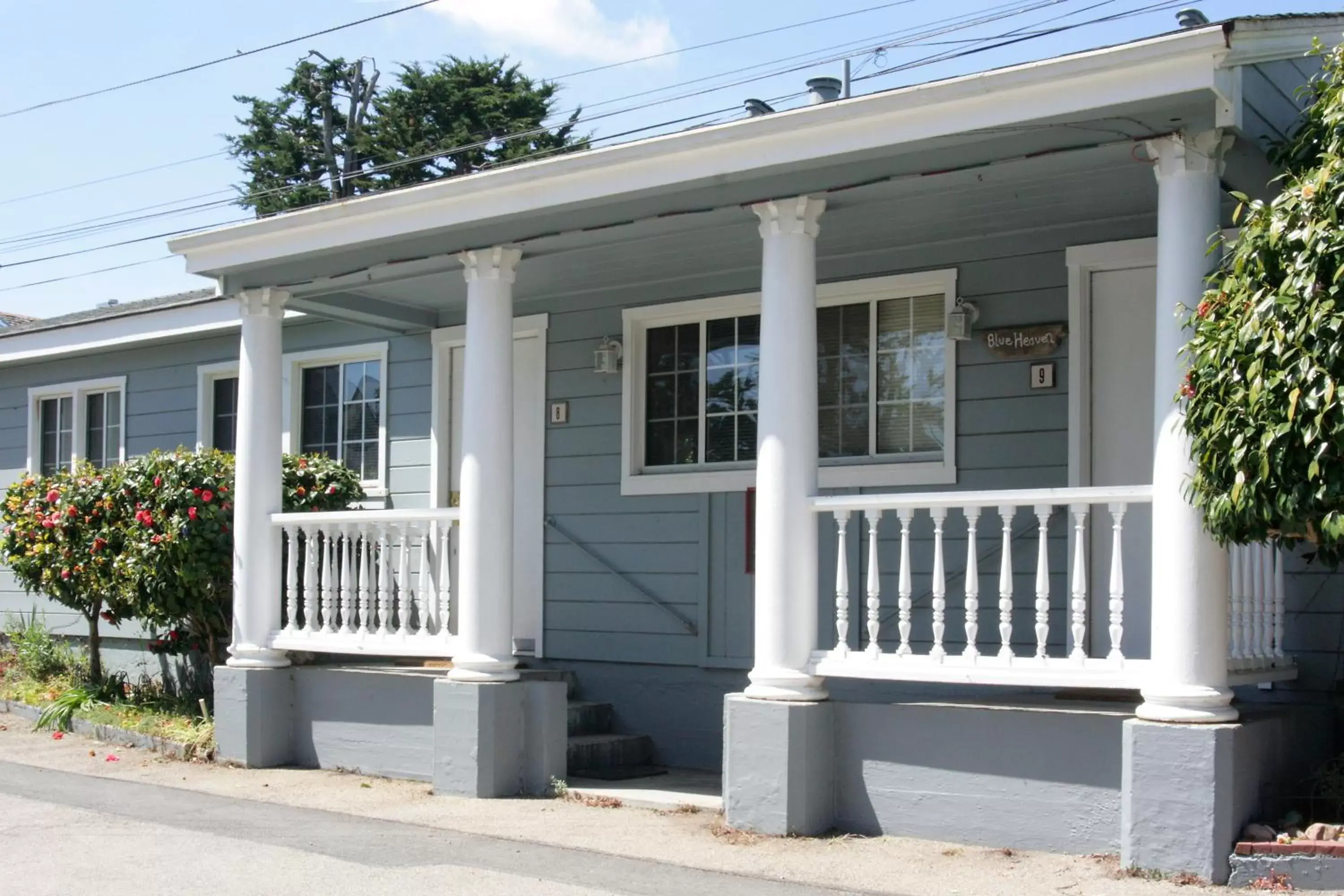 Property building in Ocean Echo Inn & Beach Cottages Property building in Ocean Echo Inn & Beach Cottages