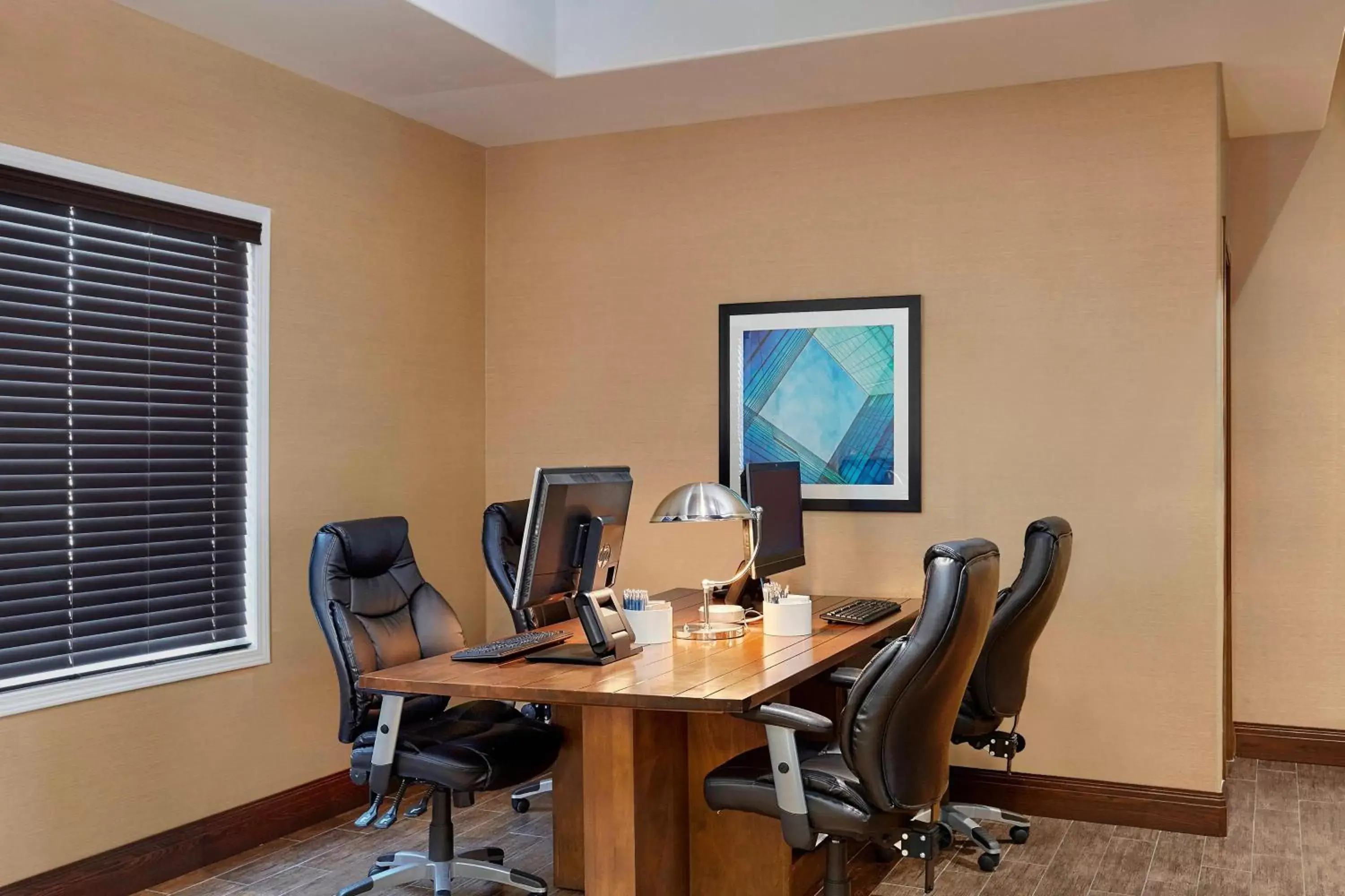 Business facilities in Four Points by Sheraton Regina