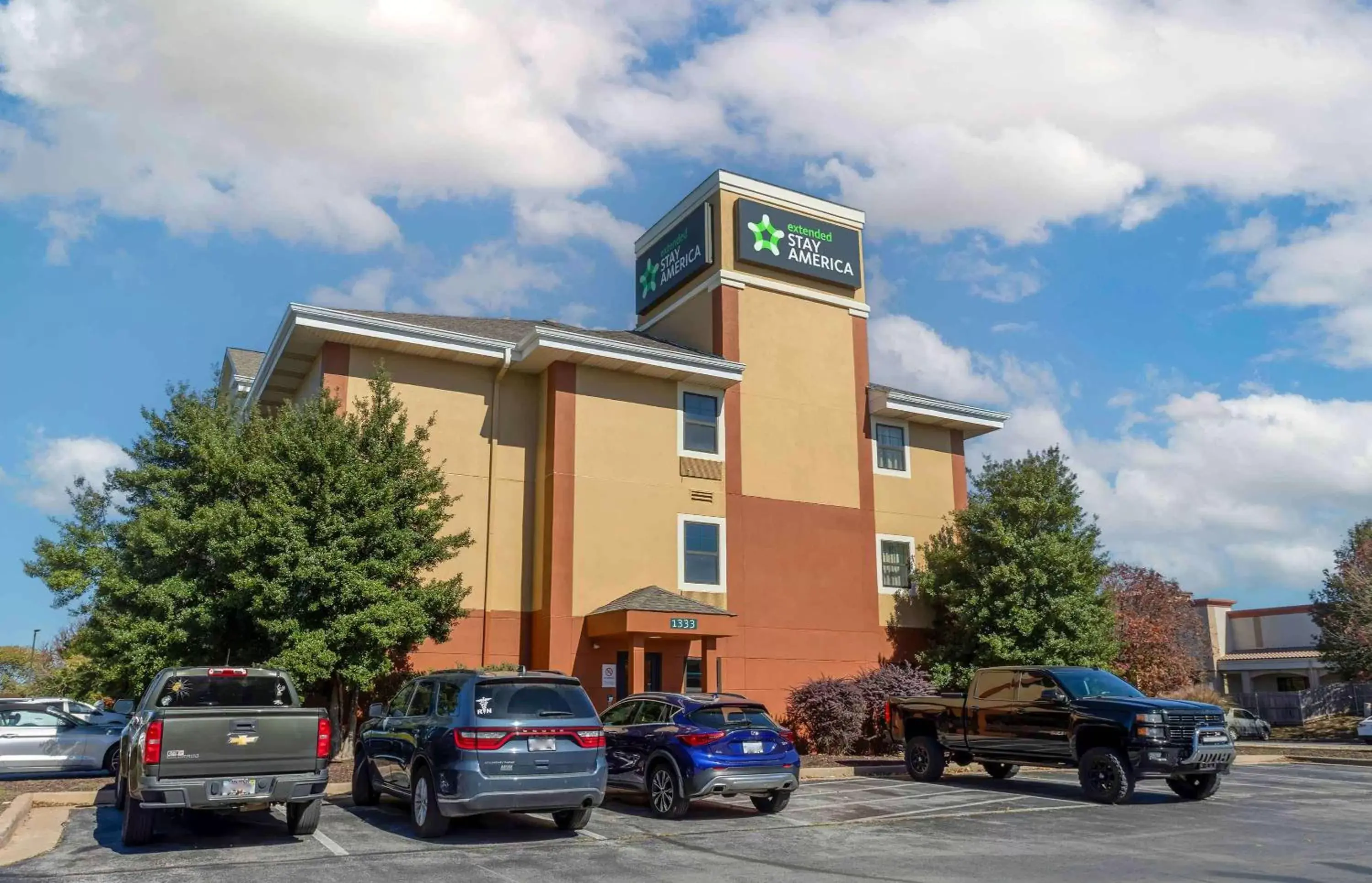 Property Building in Extended Stay America Suites - Springfield - South
