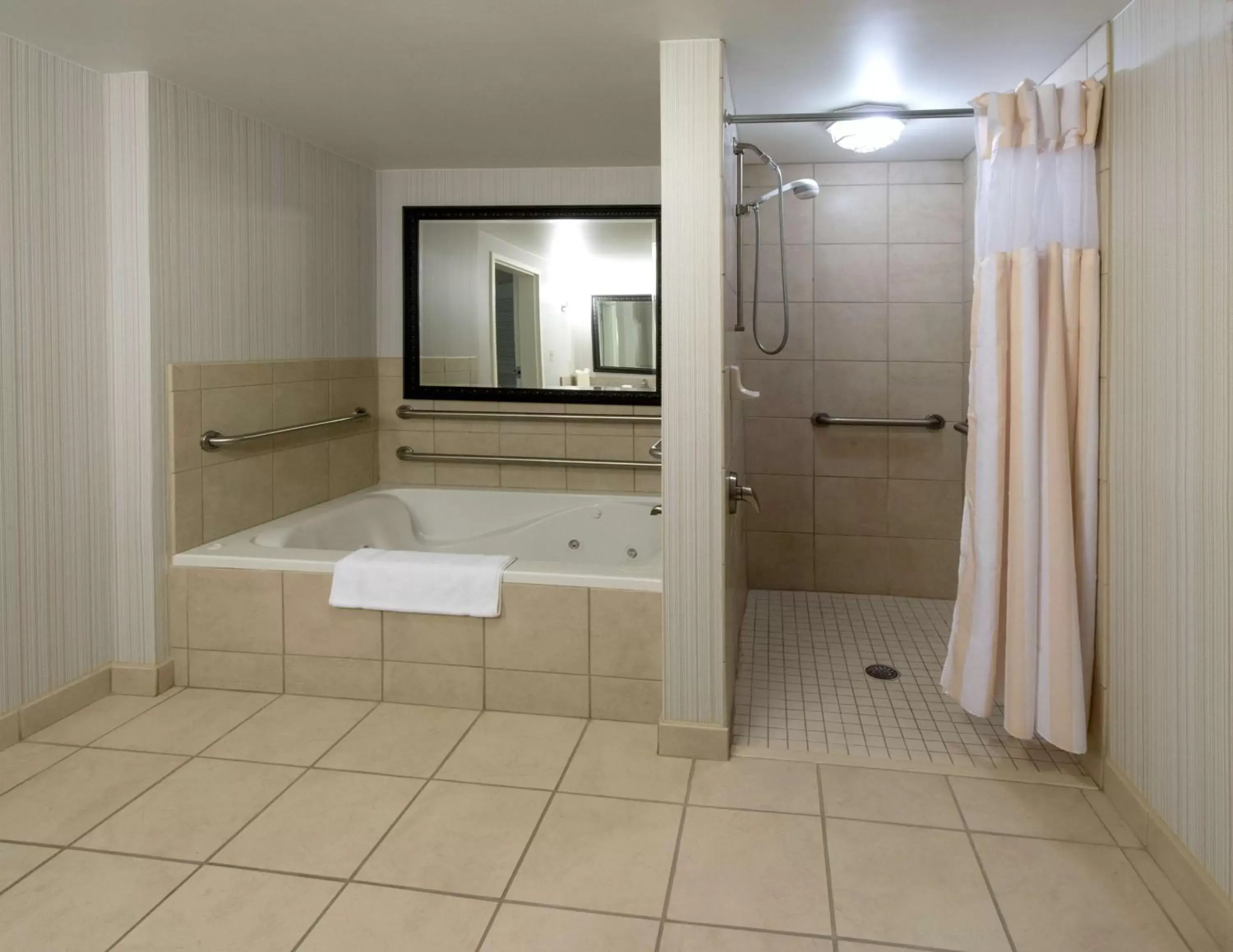 Bathroom in Hilton Garden Inn Columbia/Harbison