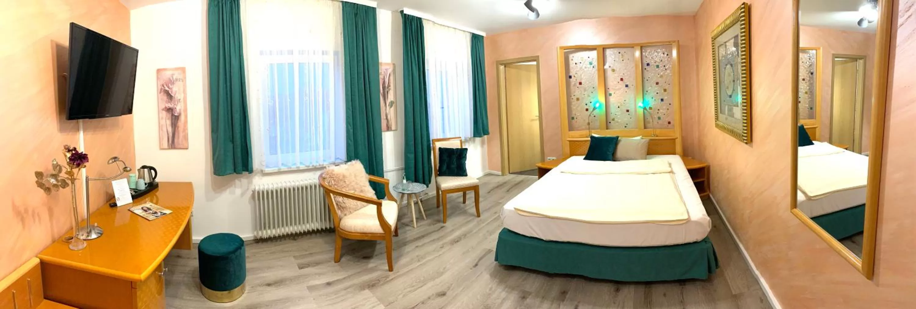 Photo of the whole room, Bed in Boutique Hotel Goldene Henne