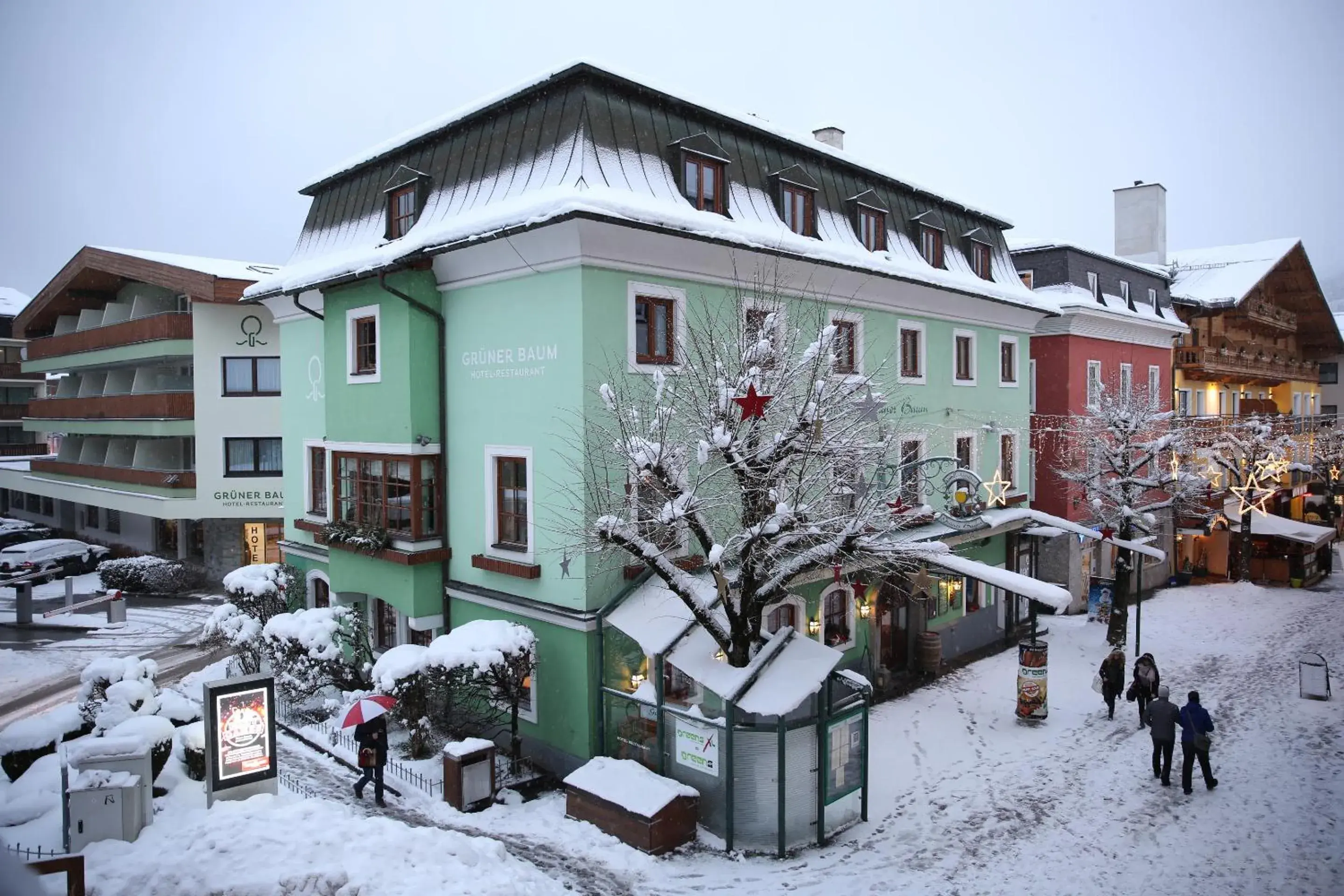 Facade/entrance, Winter in Hotel Grüner Baum