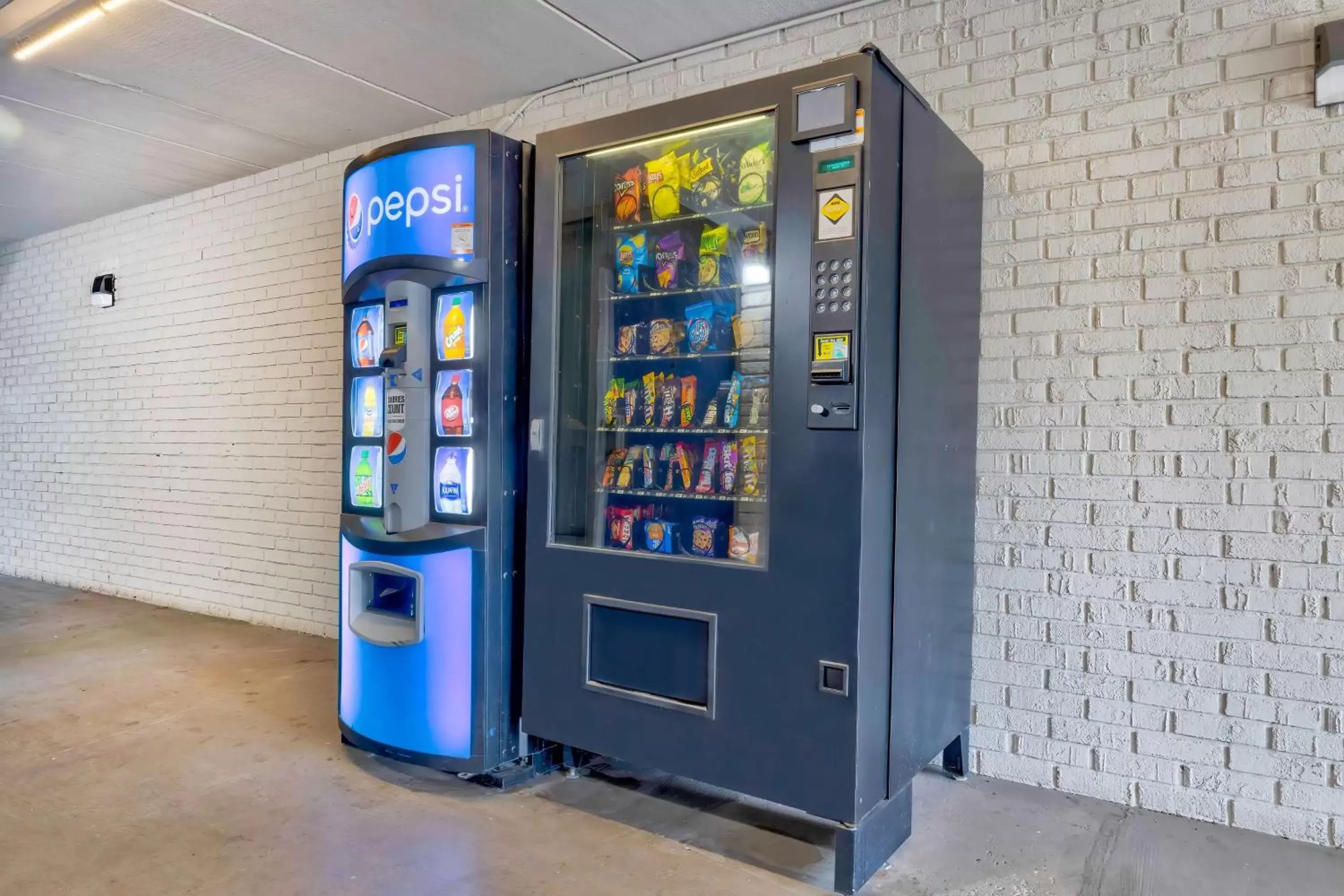 Property building in Motel 6 Morgantown Property building in Motel 6 Morgantown