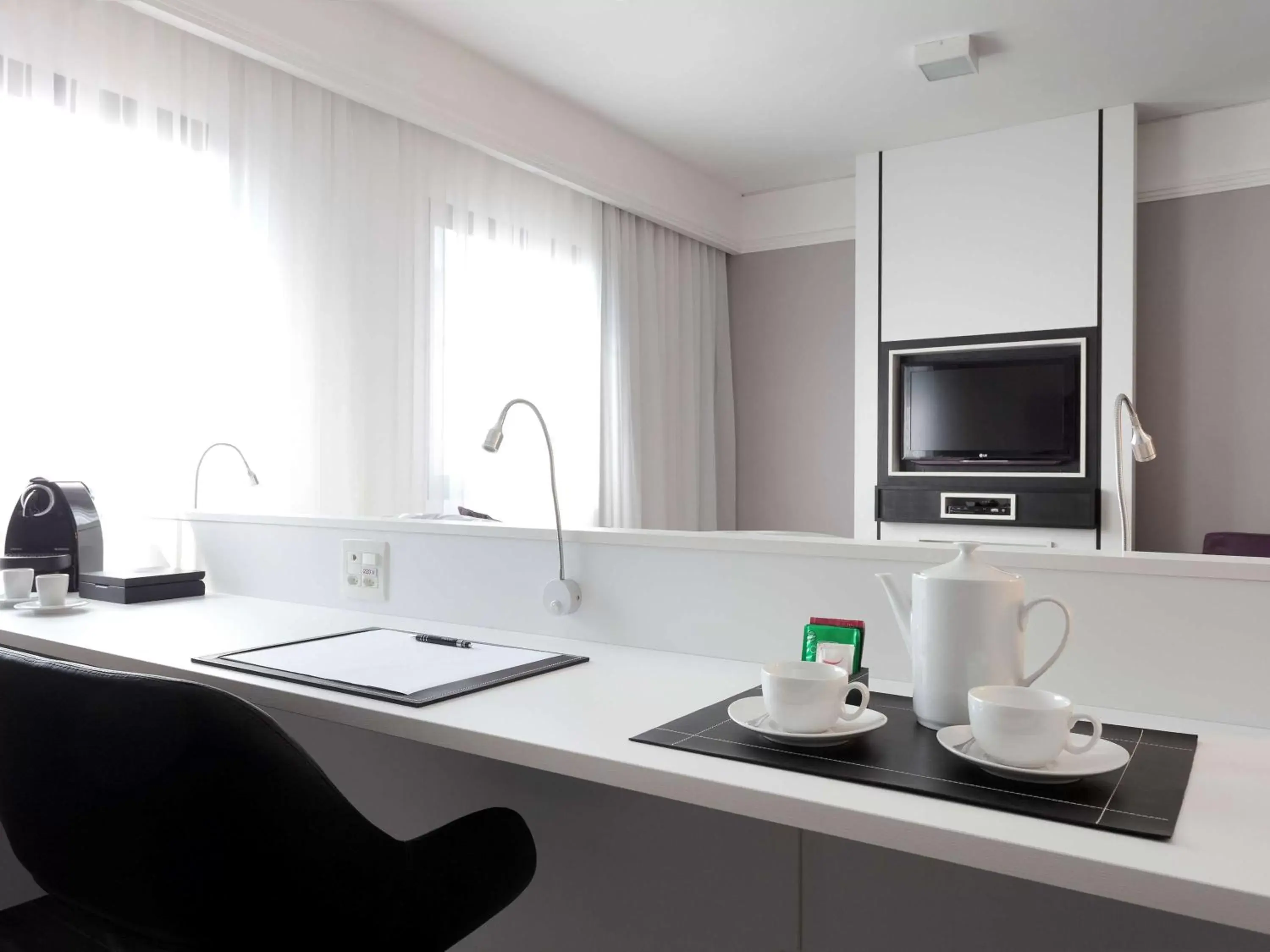 On site, Kitchen/Kitchenette in Mercure Sao Paulo Ibirapuera Privilege