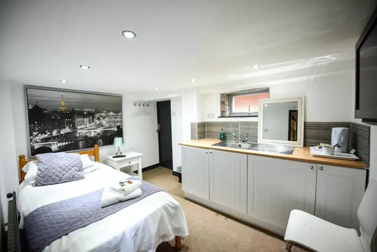 TV and multimedia, Kitchen/Kitchenette in Victoria Park Hotel