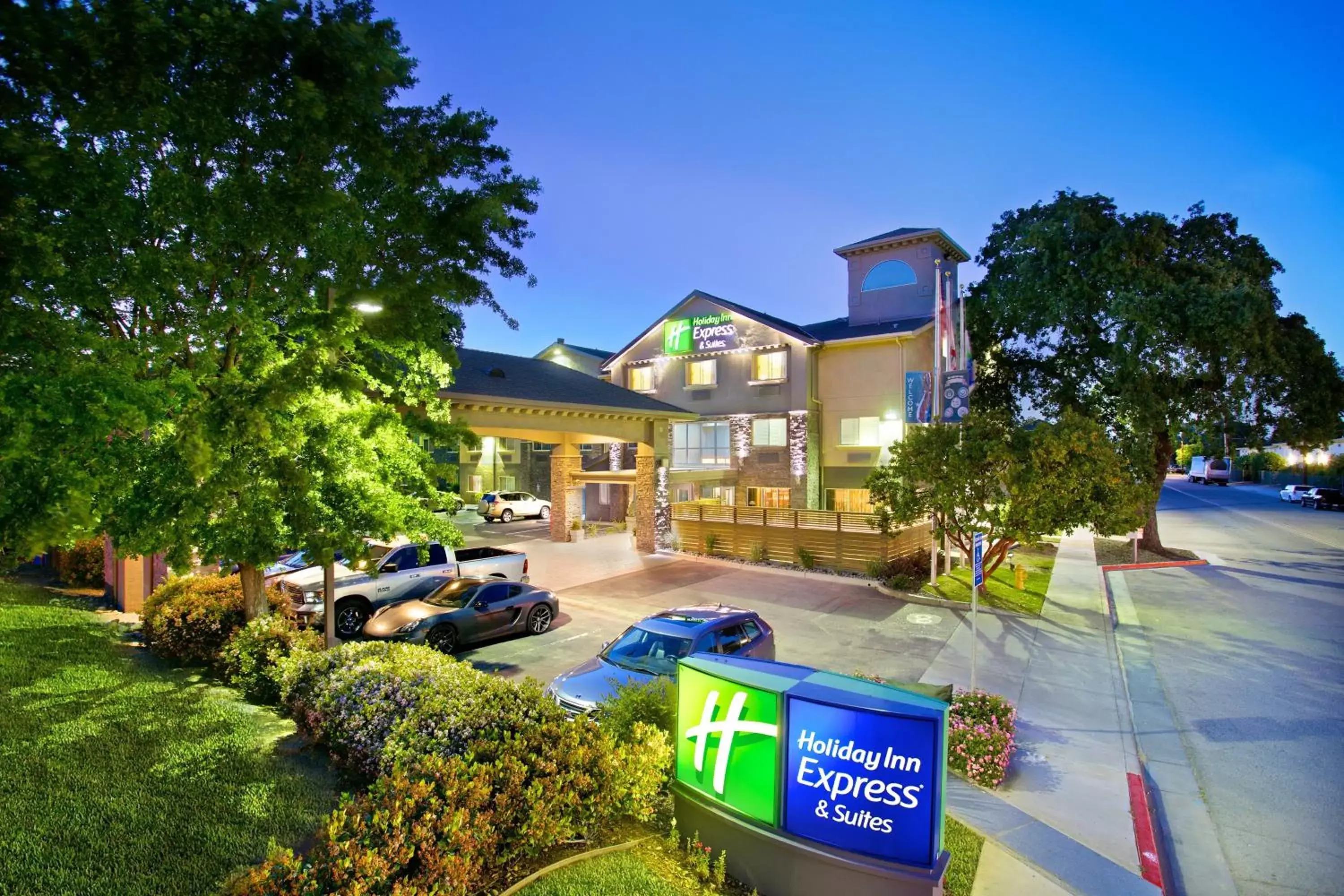 Property building in Holiday Inn Express Hotel & Suites - Paso Robles, an IHG Hotel