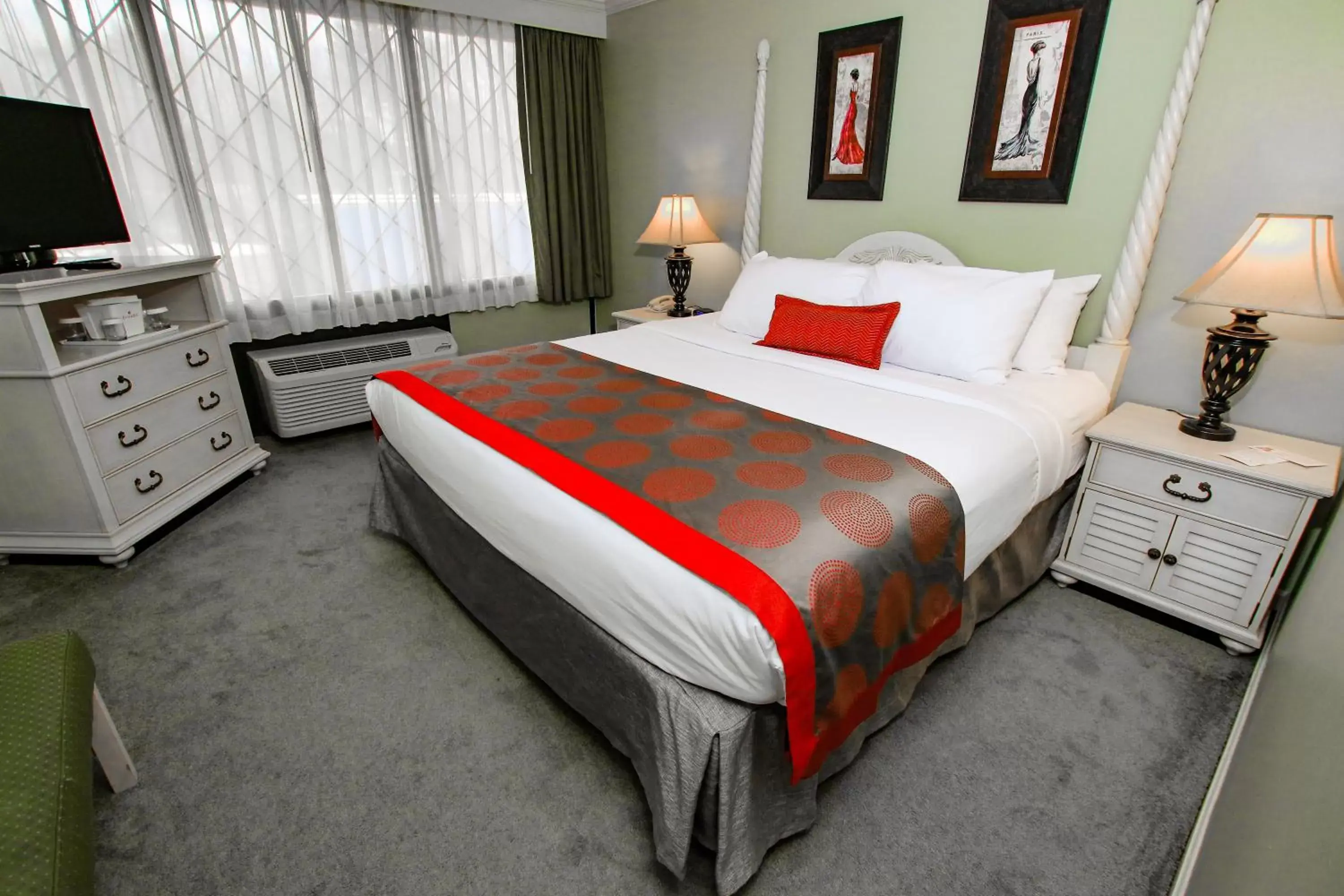 Bed in Ramada Hotel & Conference Center by Wyndham Lewiston