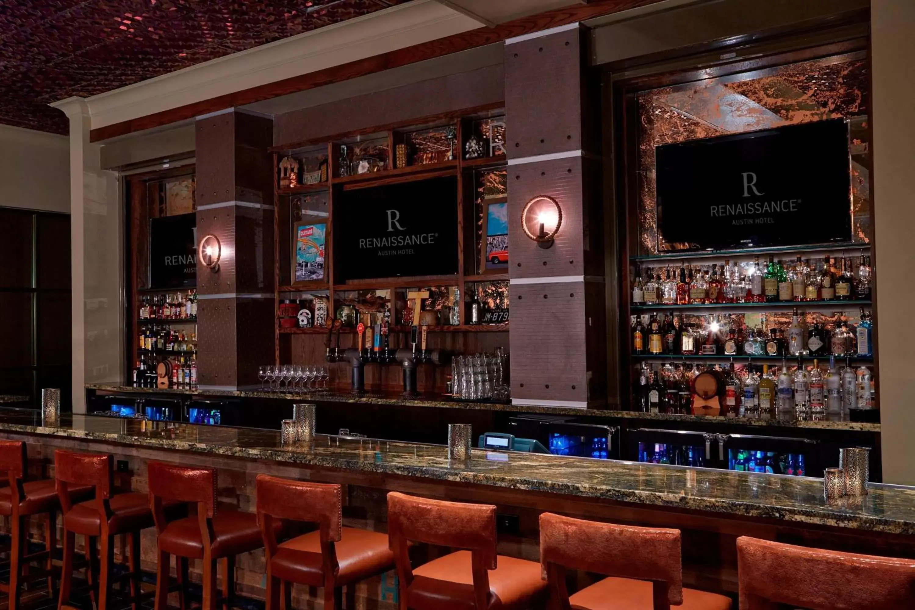 Lounge or bar, Lounge/Bar in Renaissance Austin Hotel