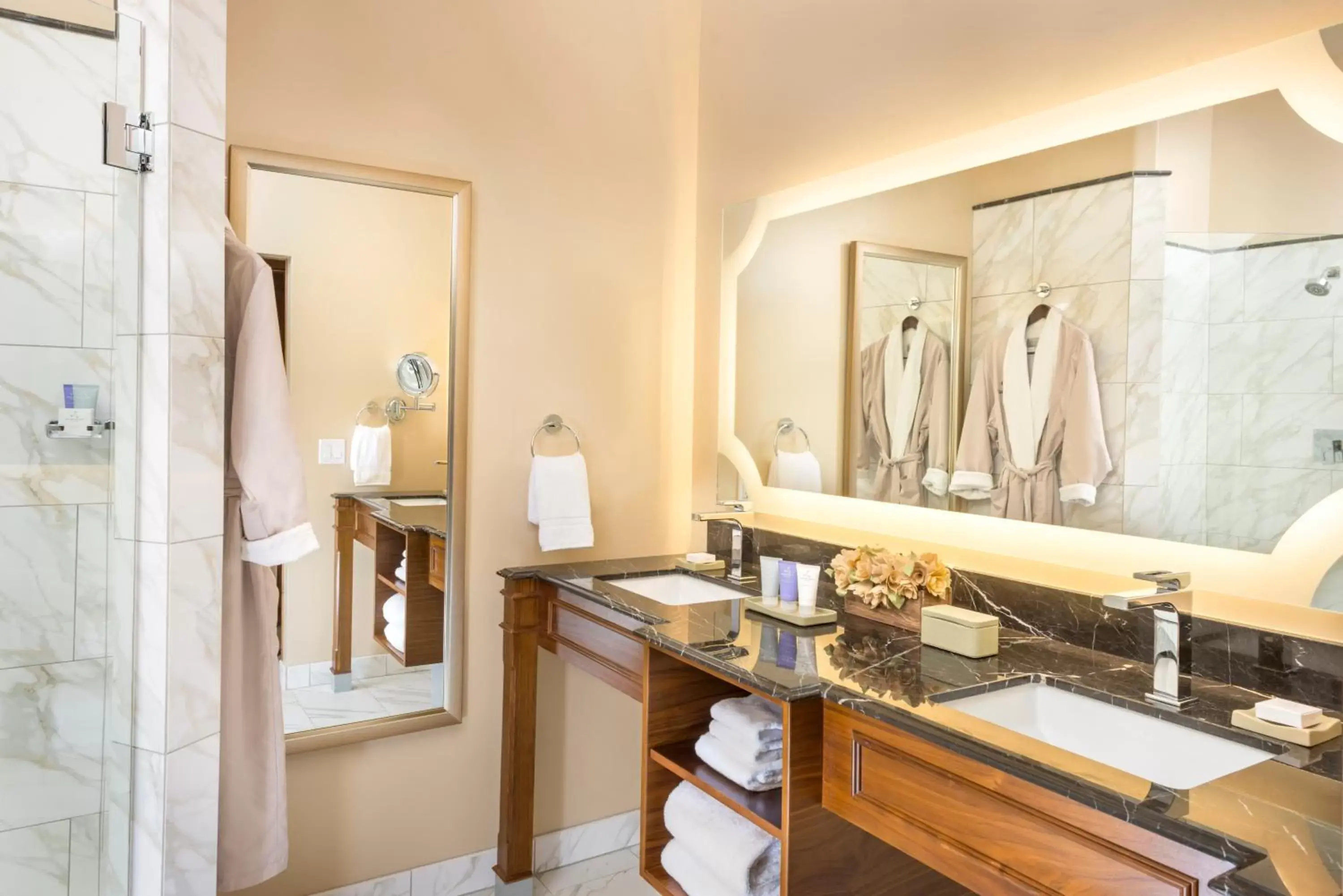 Shower, Bathroom in Allegretto Vineyard Resort Paso Robles