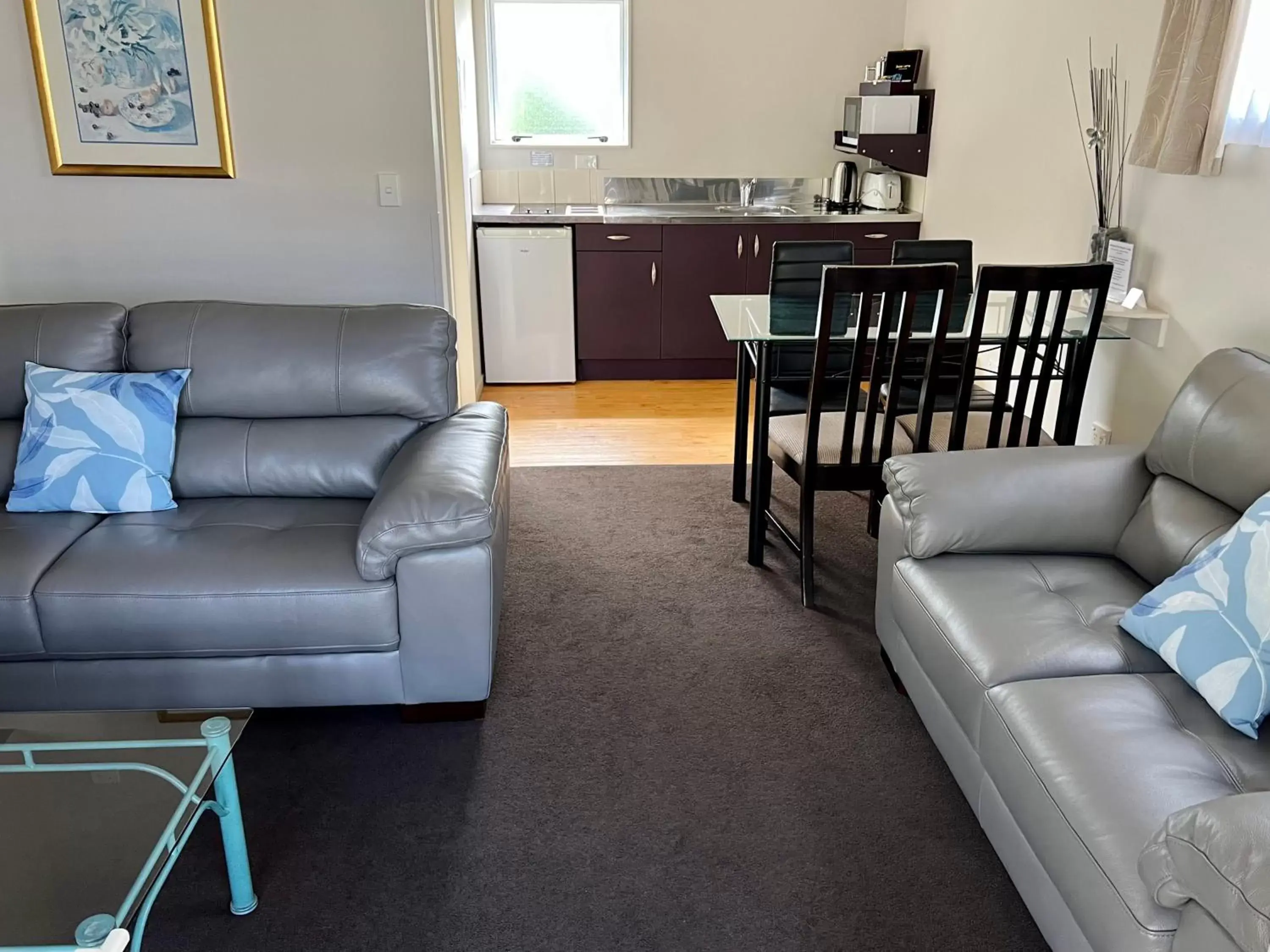 Seating Area in Anchor Lodge Motel