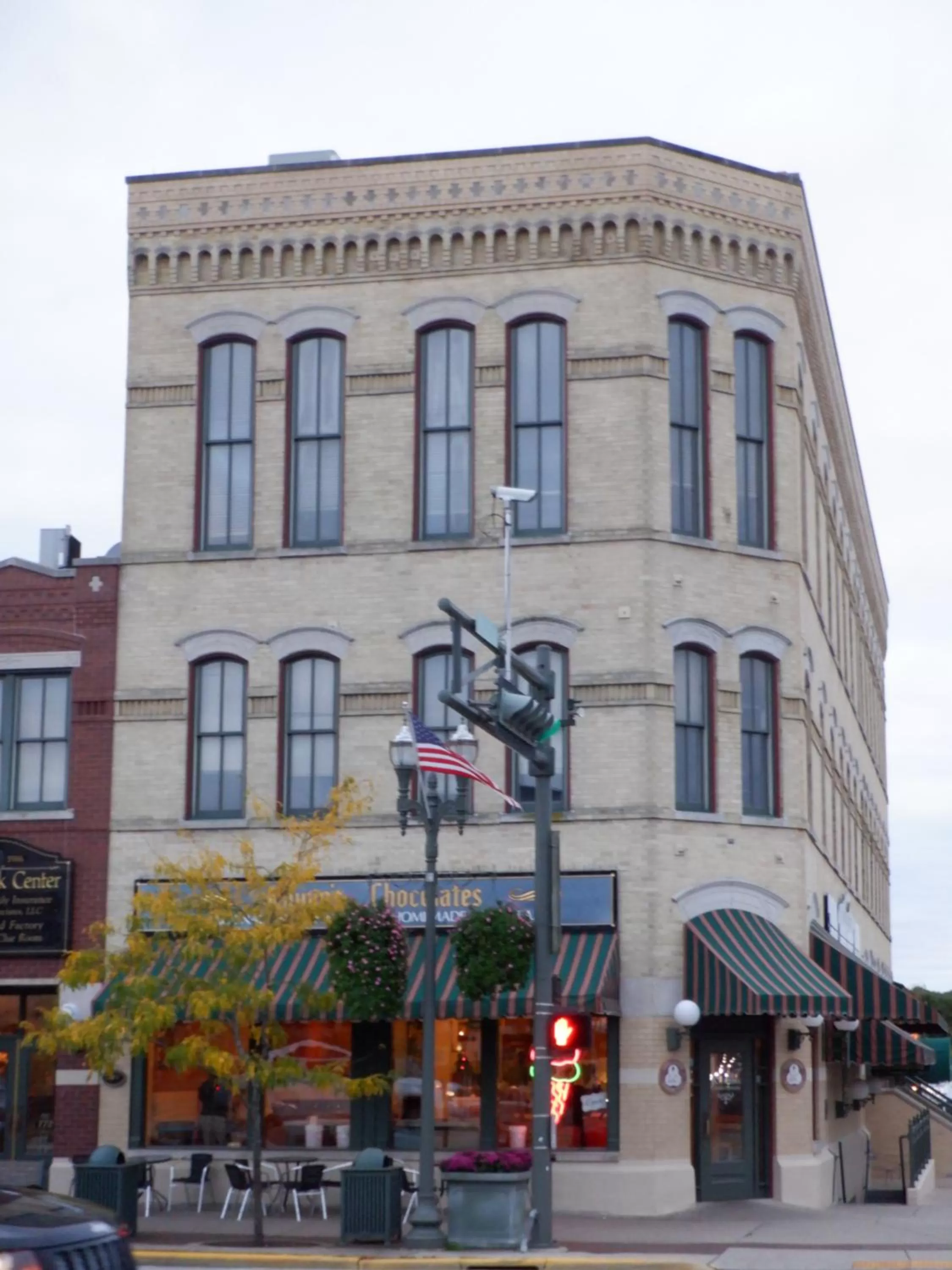 Property Building in Mill Creek Hotel