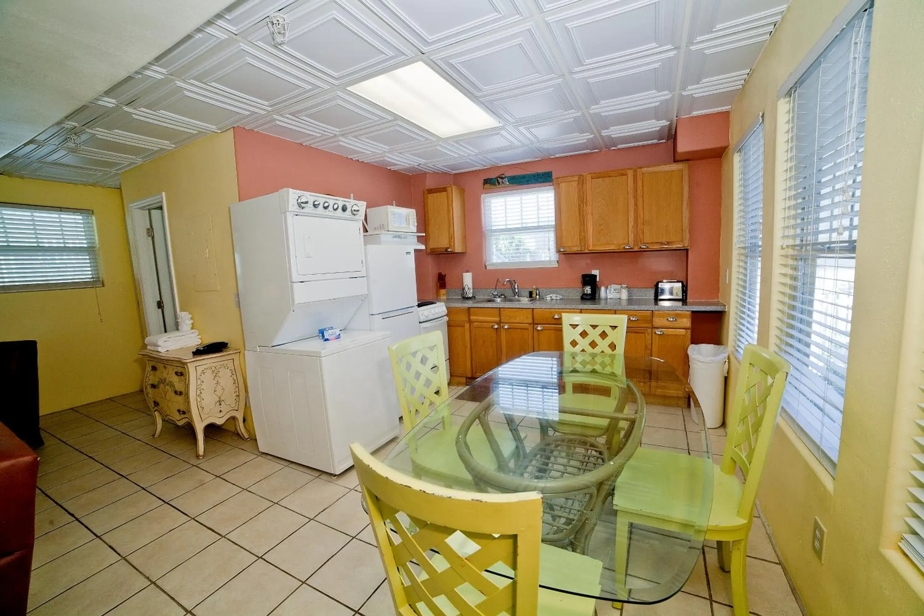 Kitchen/Kitchenette in DeSoto Beach Terraces