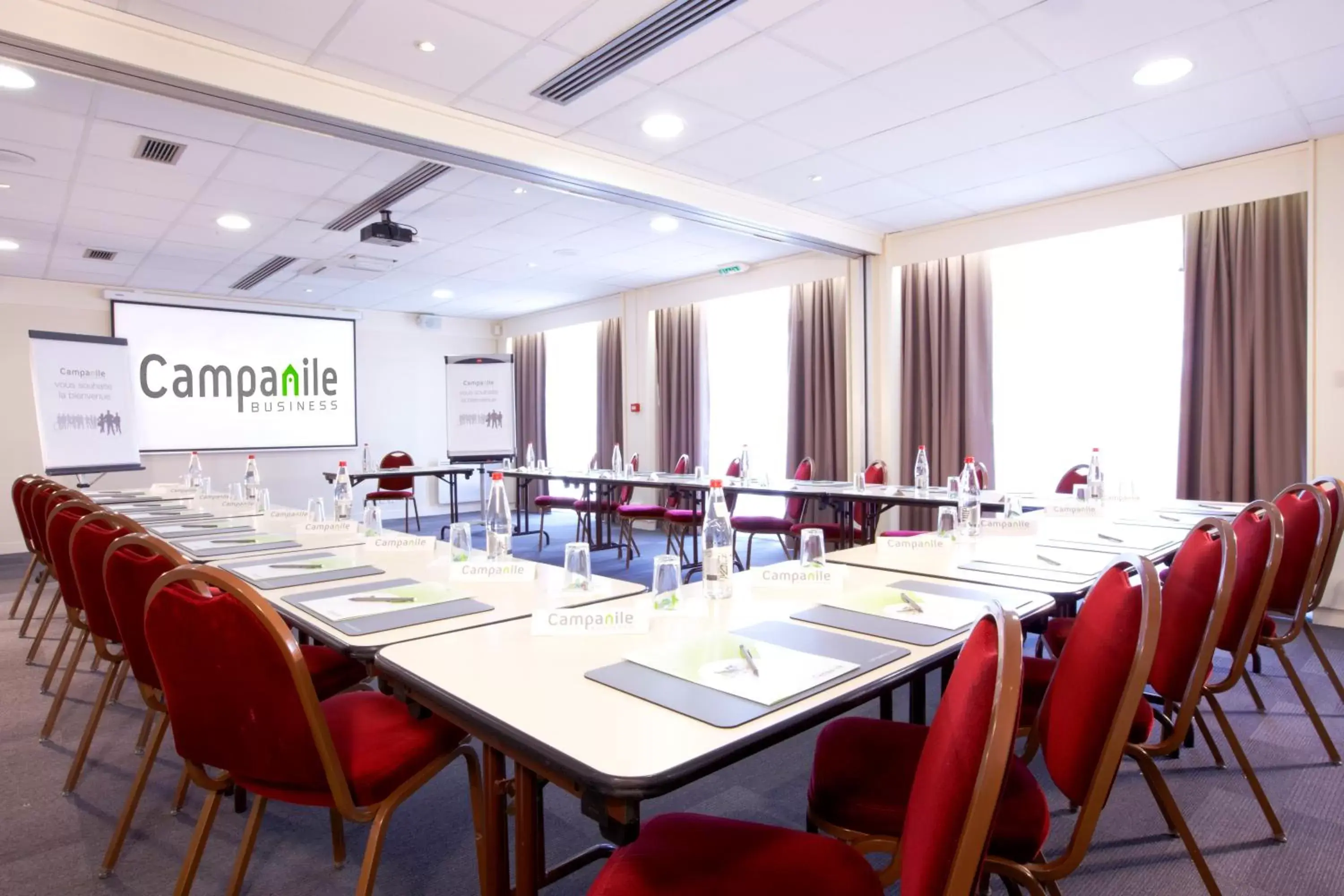 Business facilities in Campanile Lyon Ouest Tassin