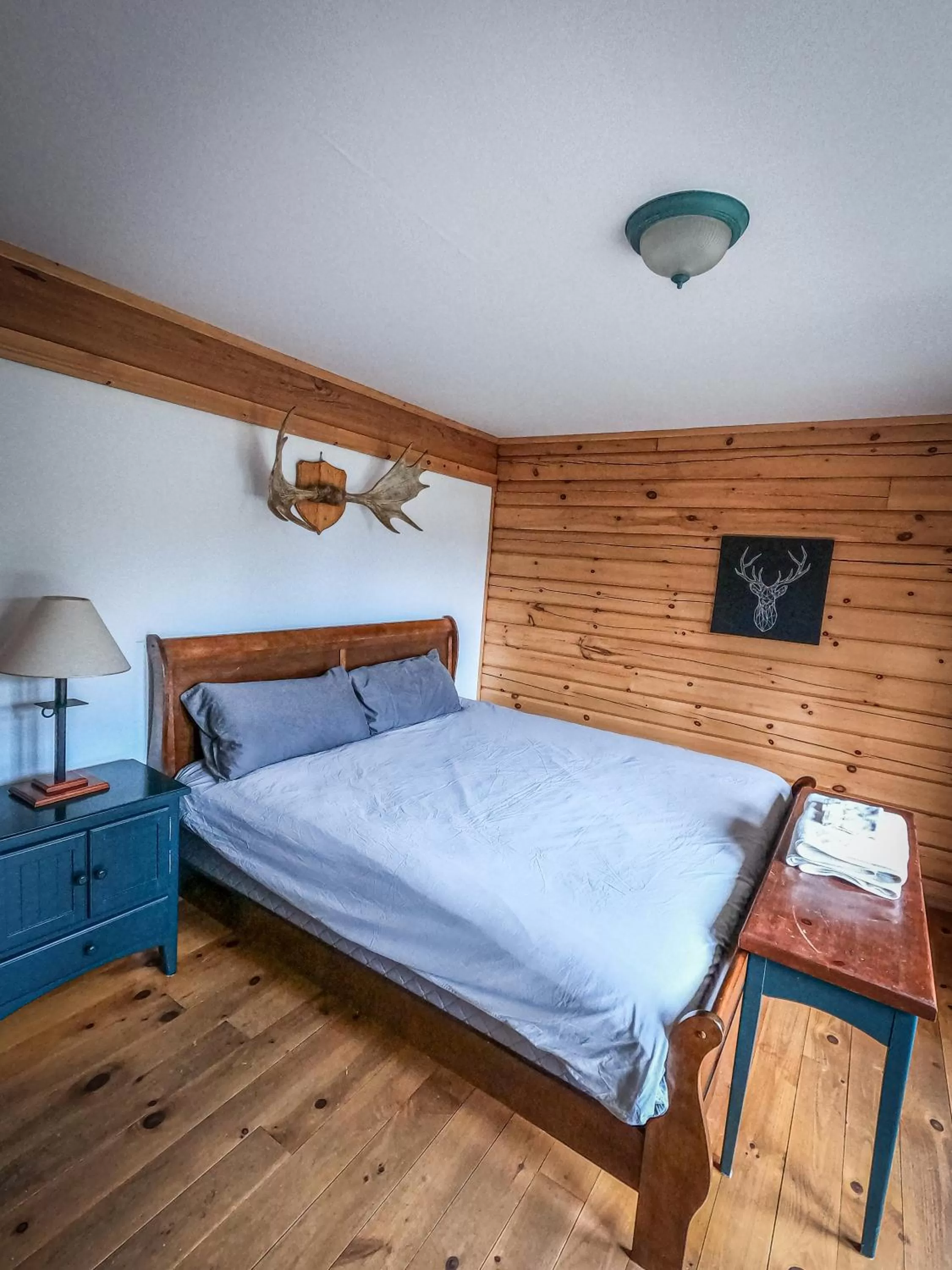 Bed in Camp Taureau - Altaï Canada