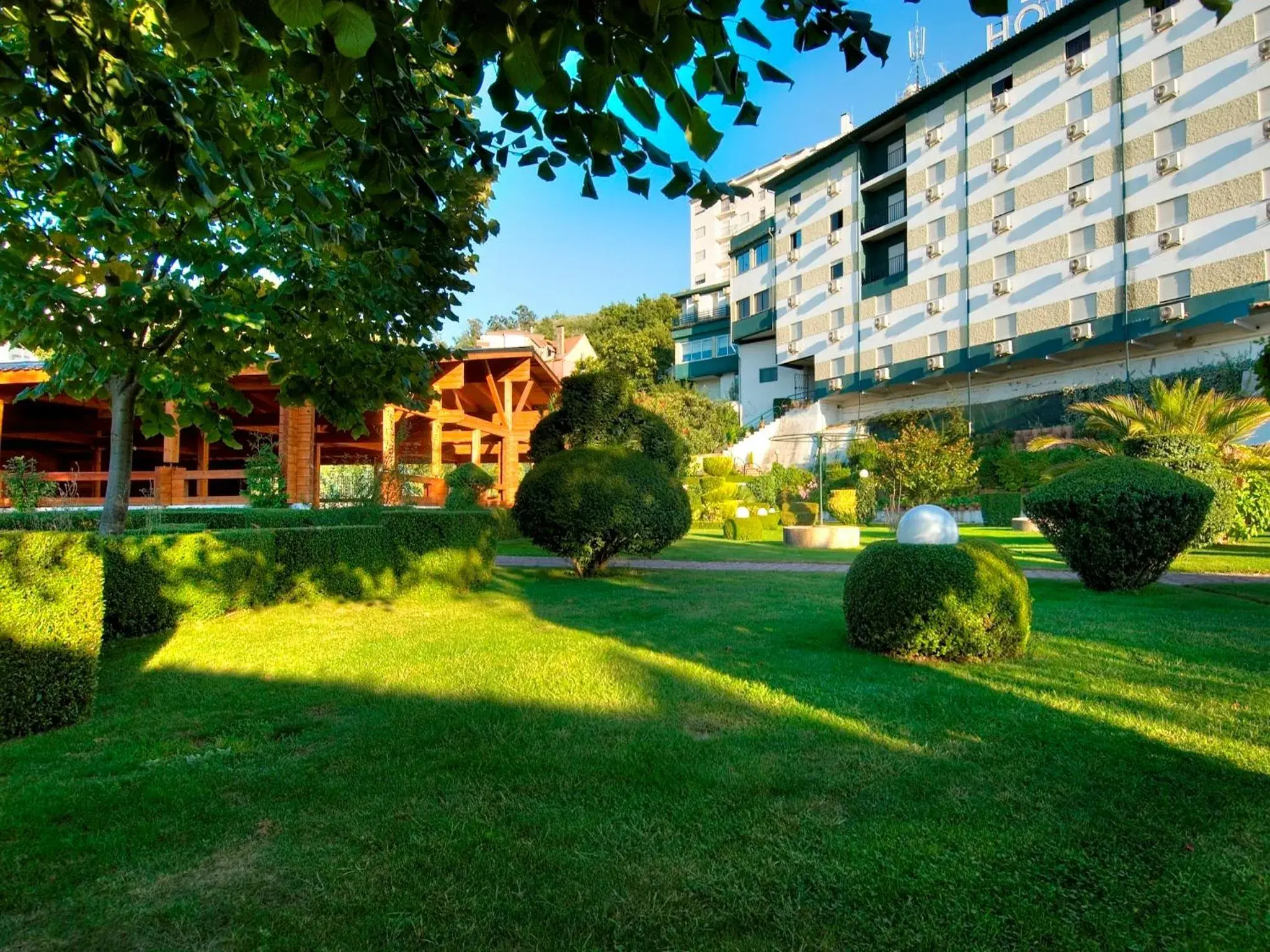 Garden, Property Building in Hotel Eurosol Seia Camelo