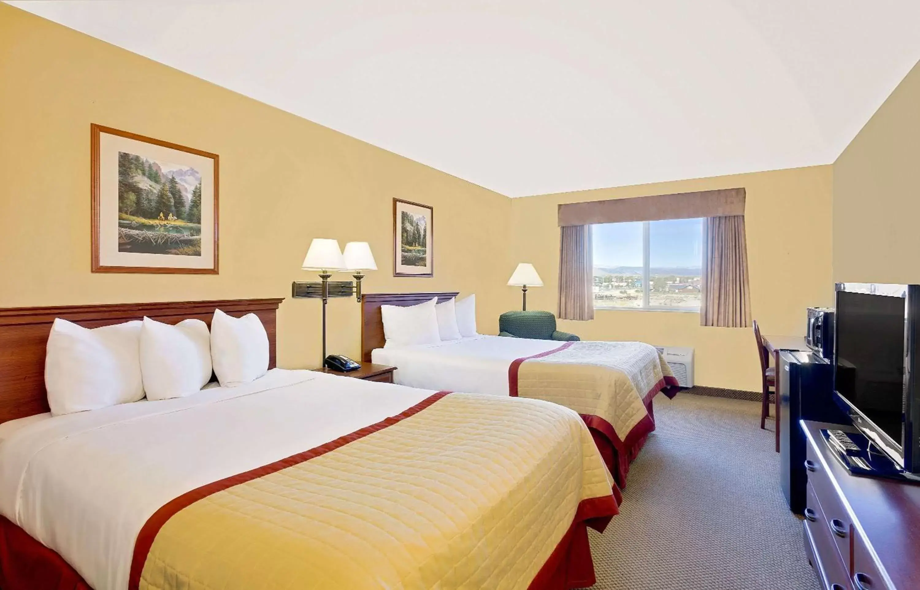 Photo of the whole room in Pinedale Hotel & Suites