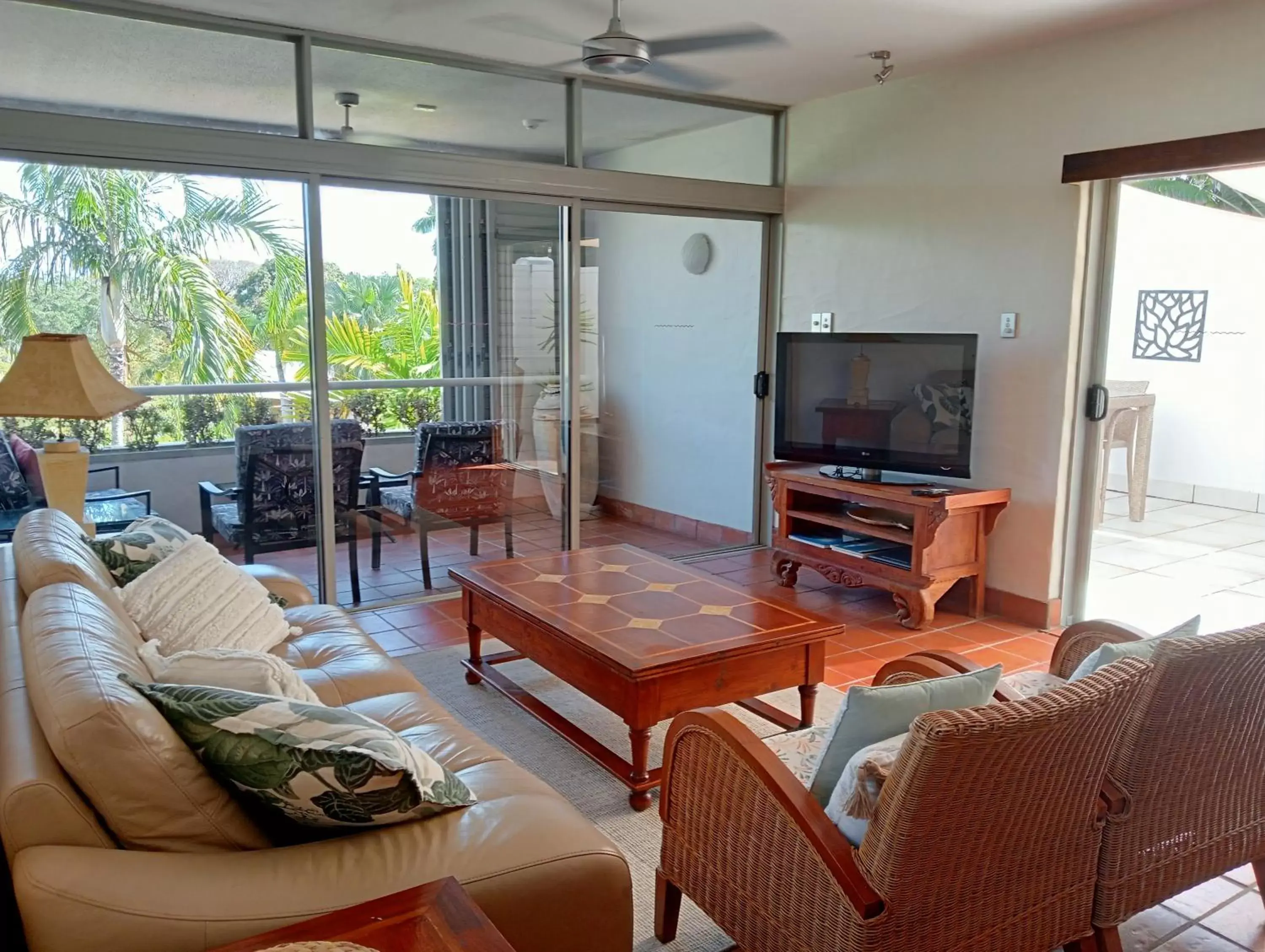 Living room, Seating Area in Club Tropical Resort with Onsite Reception & Check In