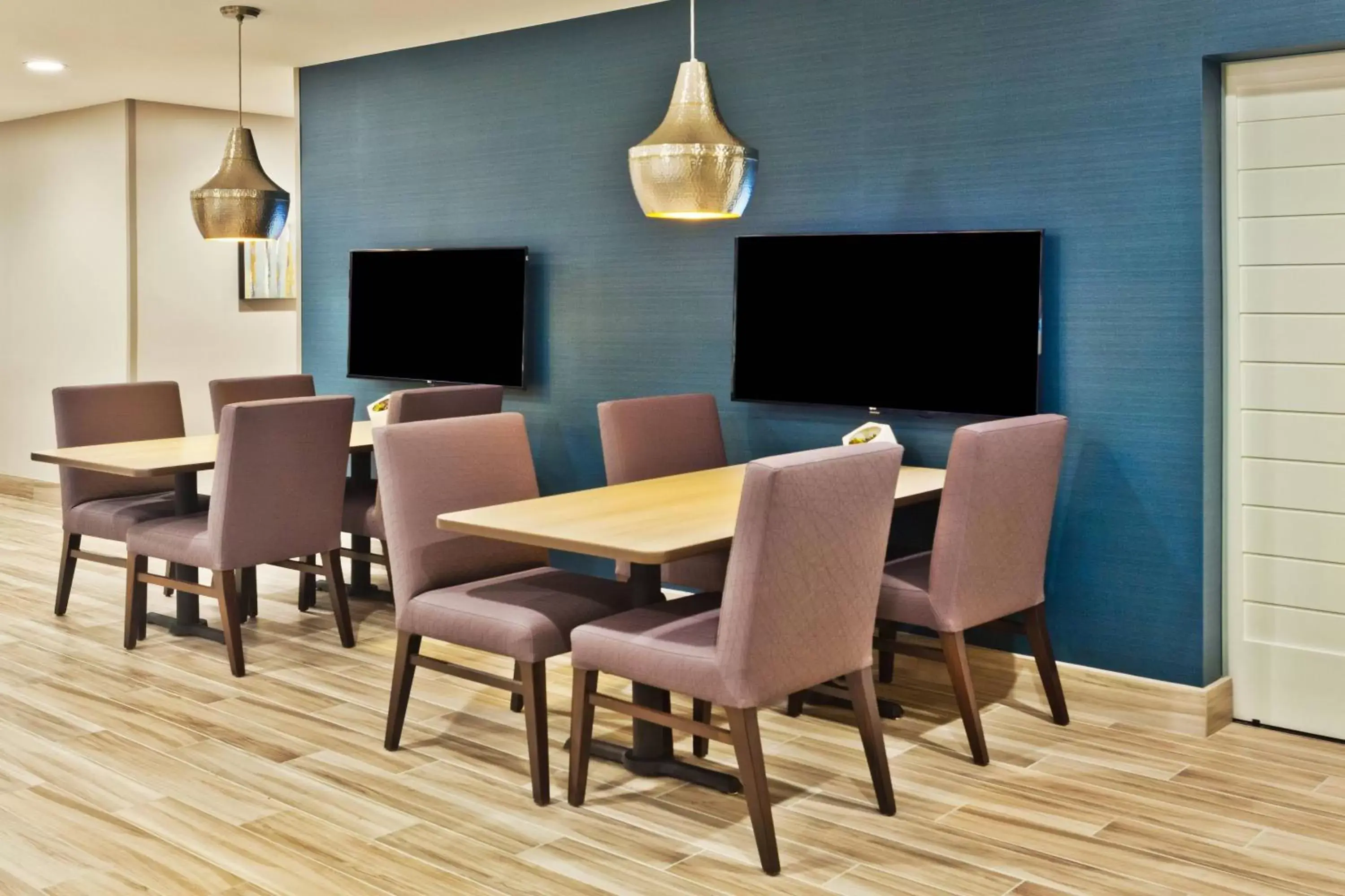 Lobby or reception, Dining Area in TownePlace Suites by Marriott Montgomery EastChase