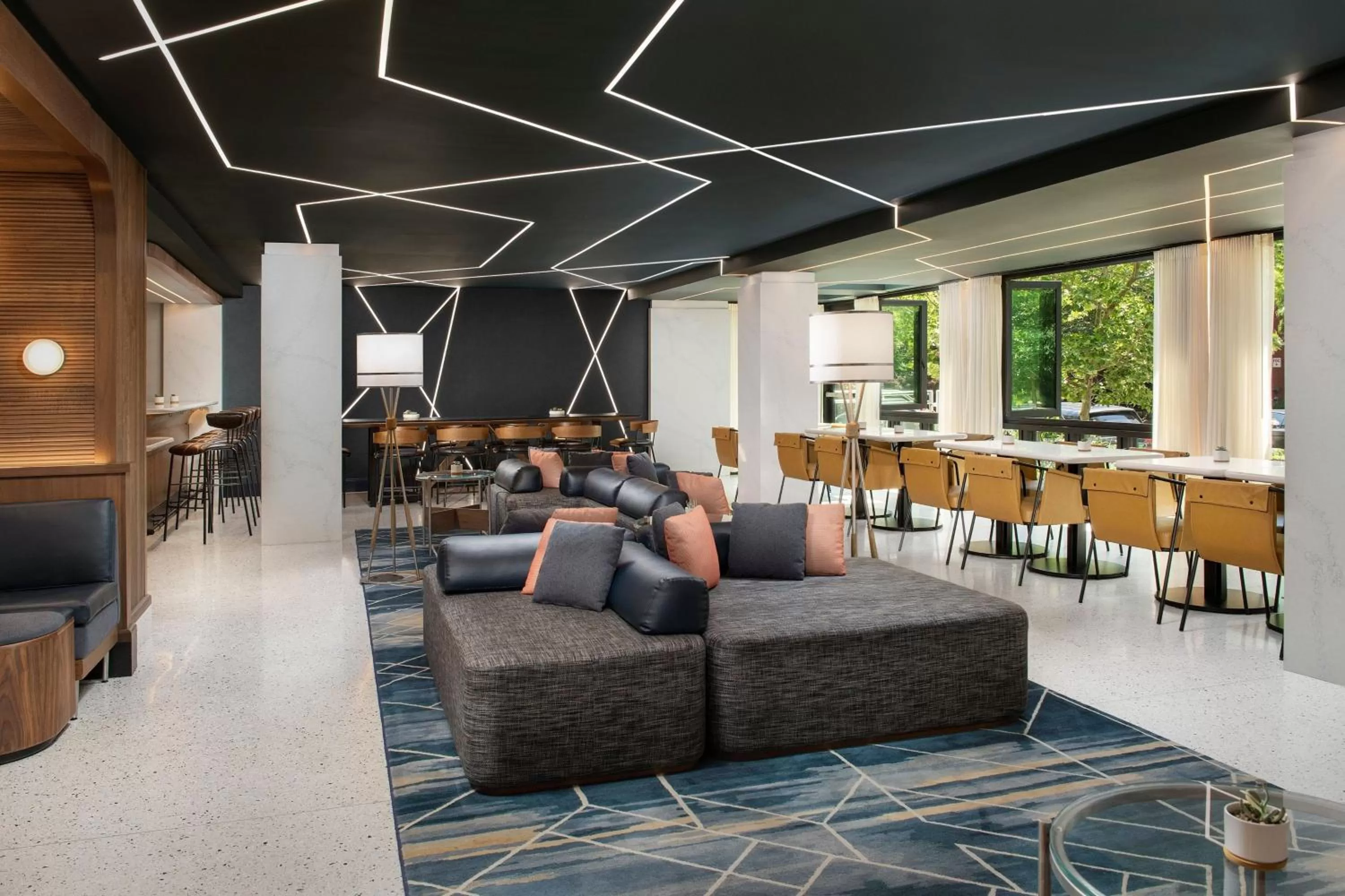 Lobby or reception in Courtyard by Marriott Washington, DC Dupont Circle