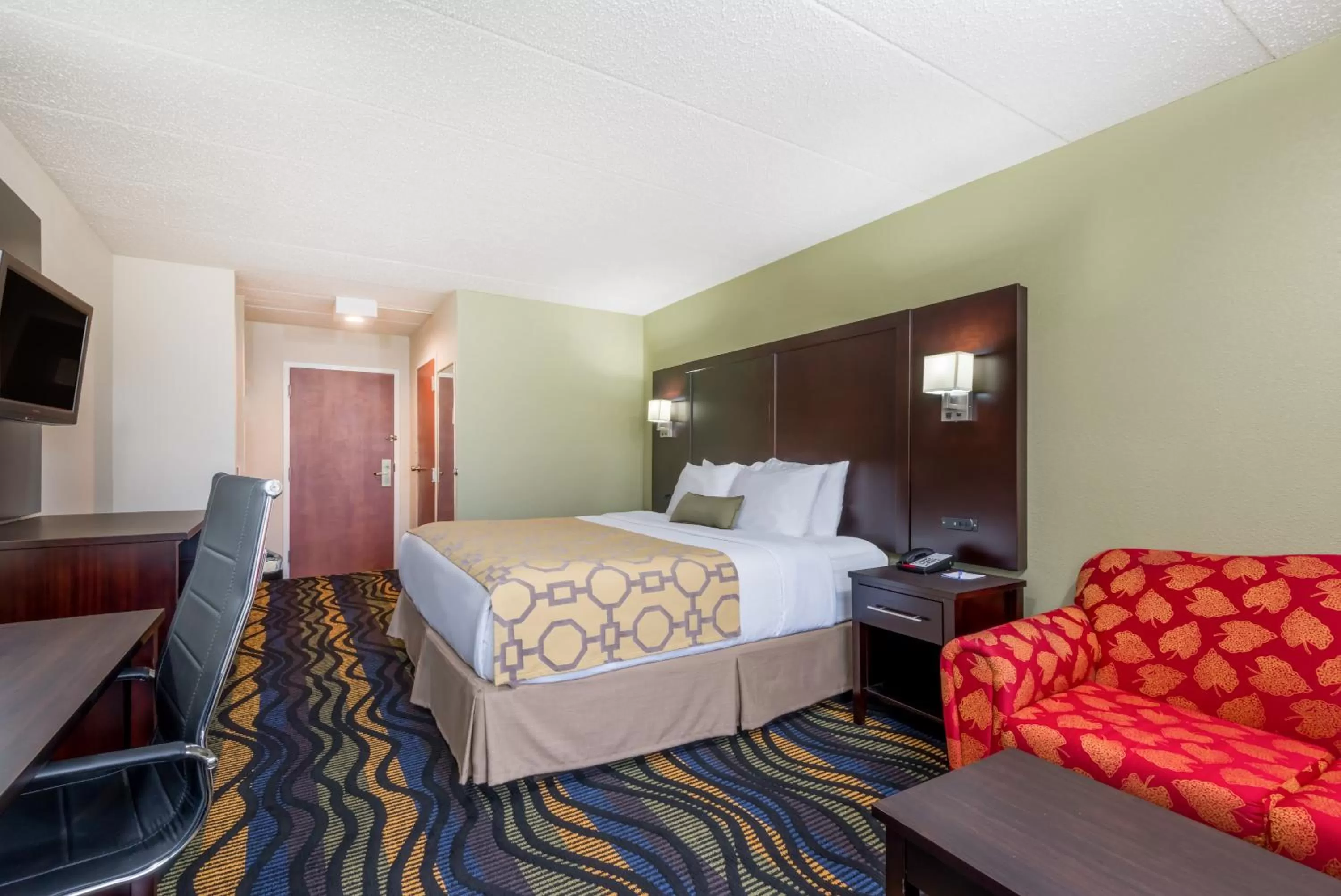 Photo of the whole room, Bed in Baymont by Wyndham Georgetown Lexington North