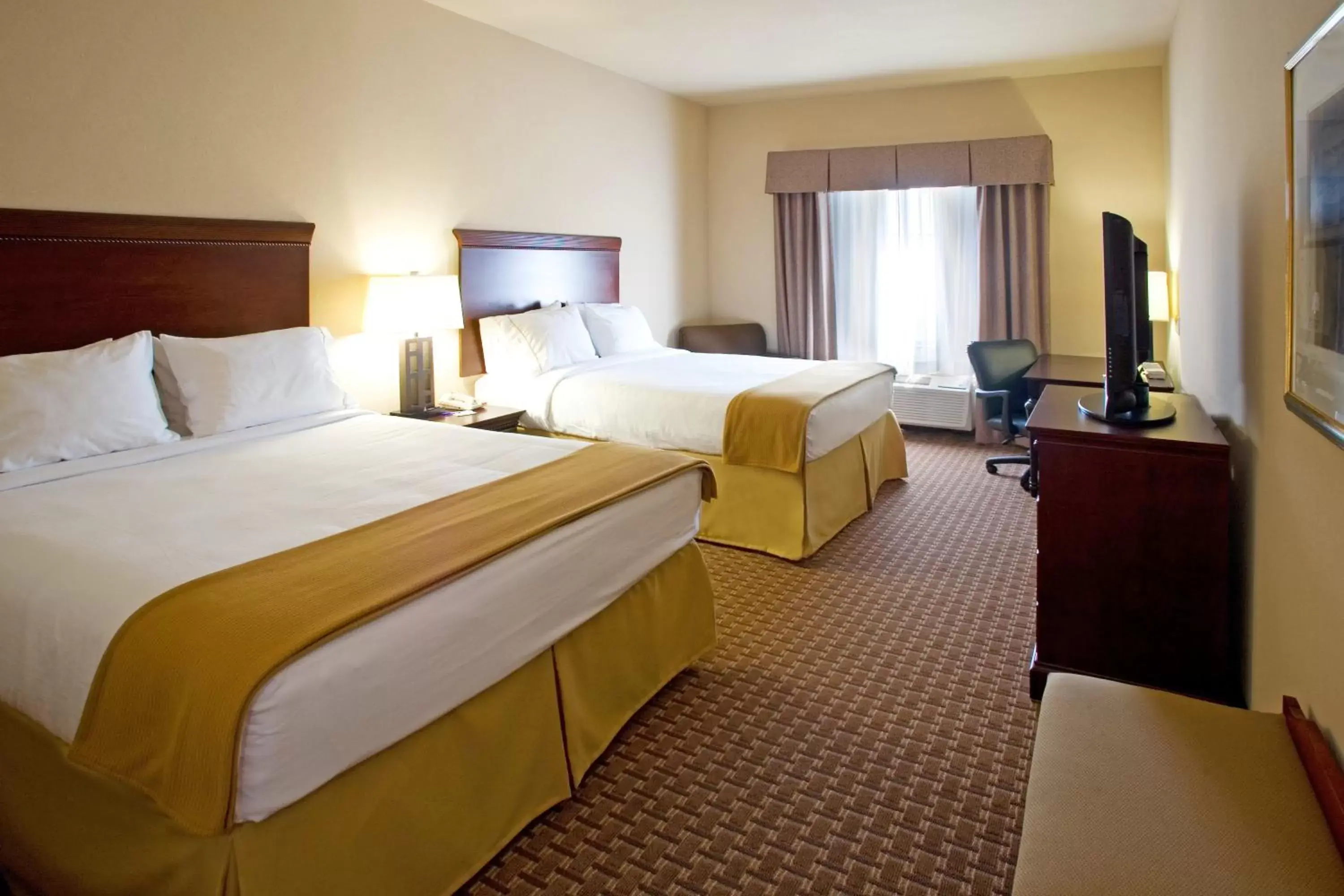 Photo of the whole room, Bed in Holiday Inn Express Hotel and Suites Kingsville, an IHG Hotel