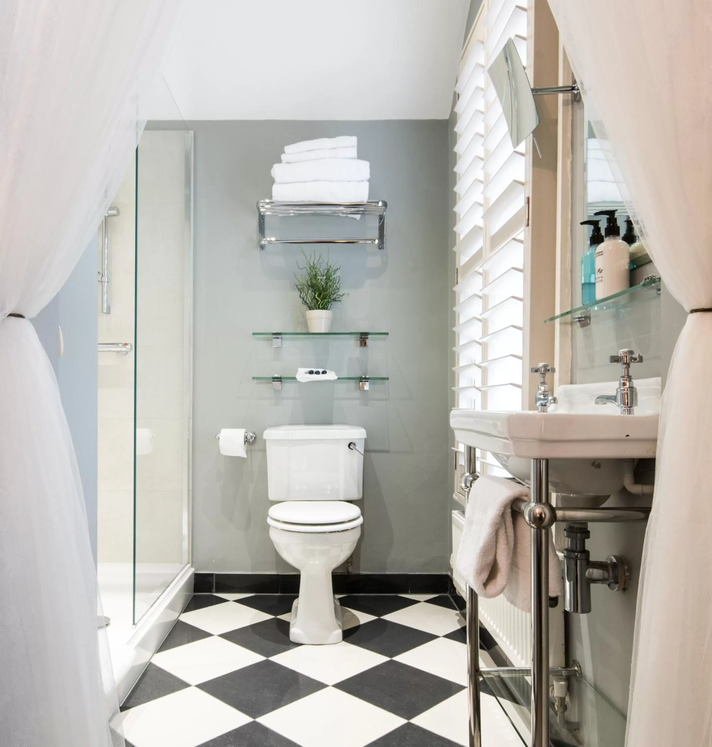 April House Weybridge - Boutique Guesthouse