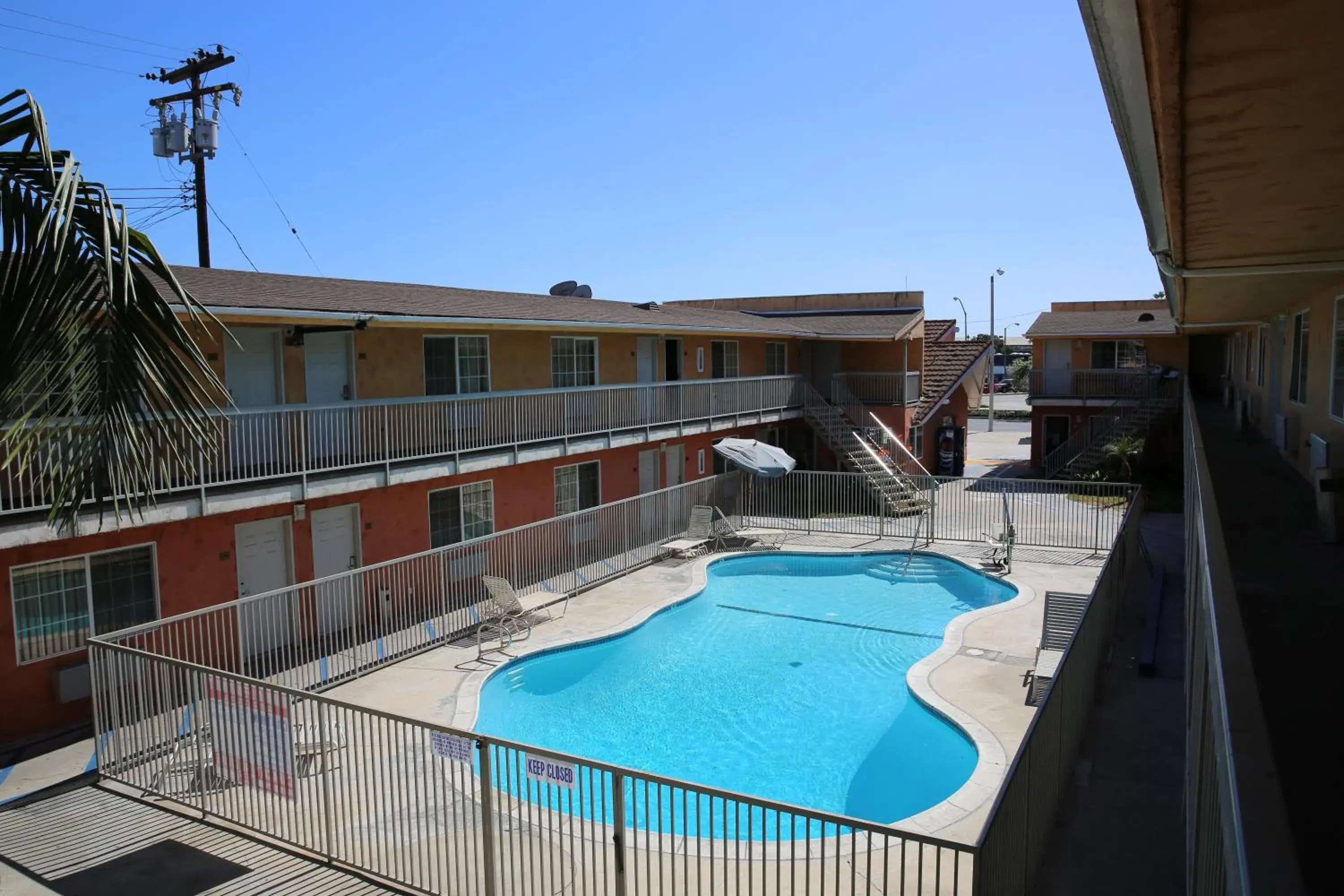 Swimming pool, Pool View in Chateau Inn & Suites