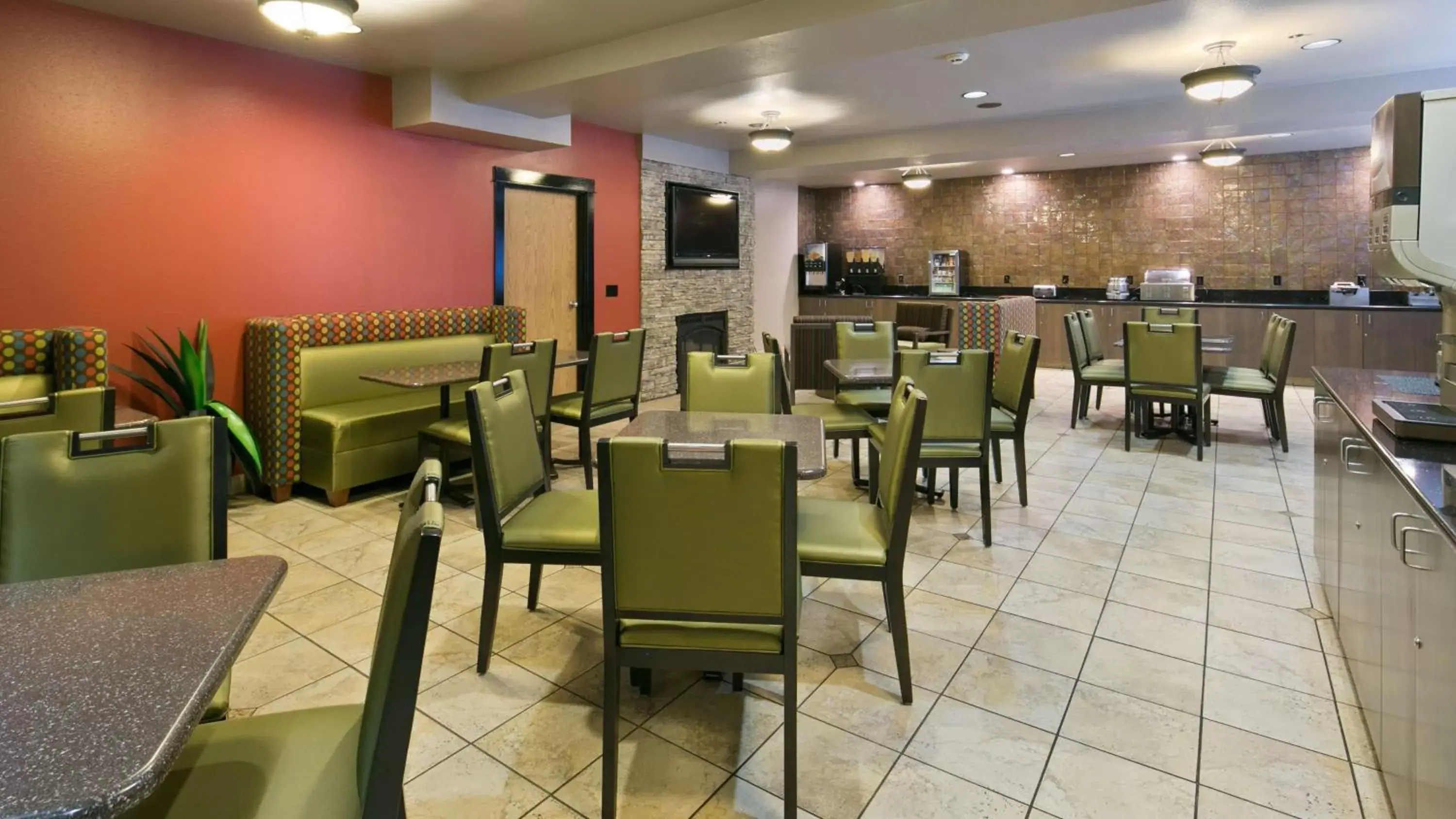 Restaurant/Places to Eat in Best Western Plus Yakima Hotel