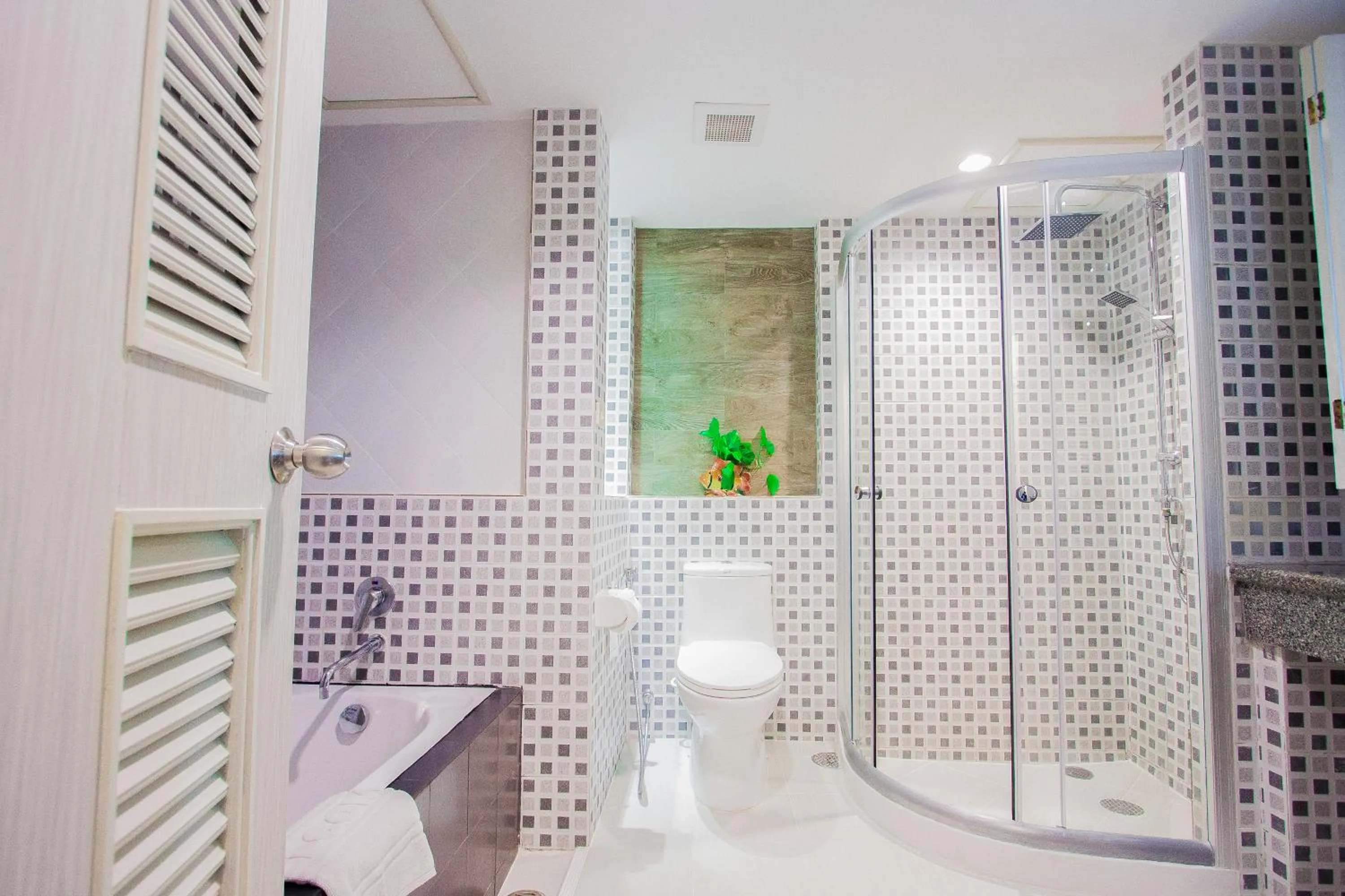 Shower in Karon Sea Sands Resort-SHA PLUS