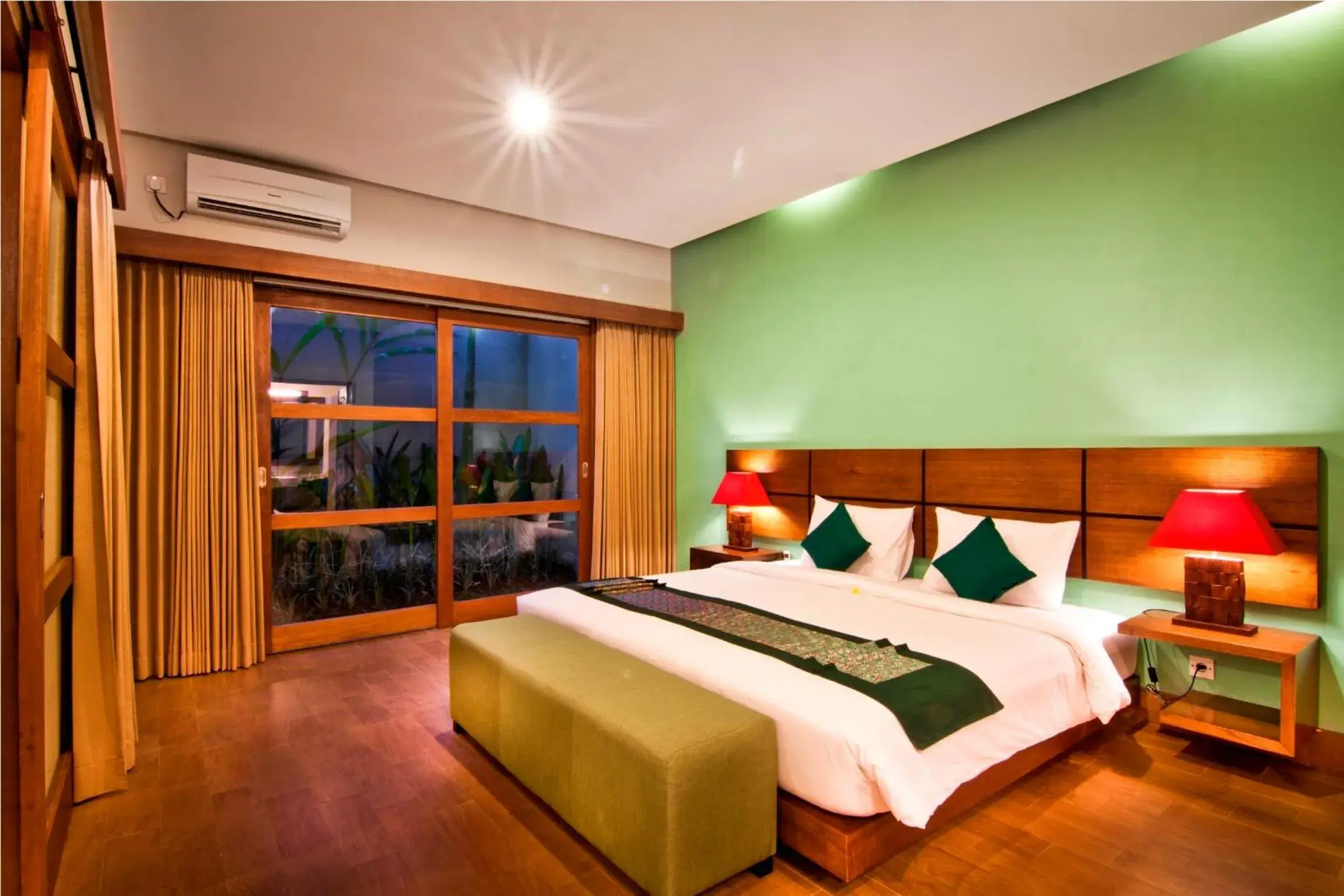 Bed in The Green Zhurga Suite