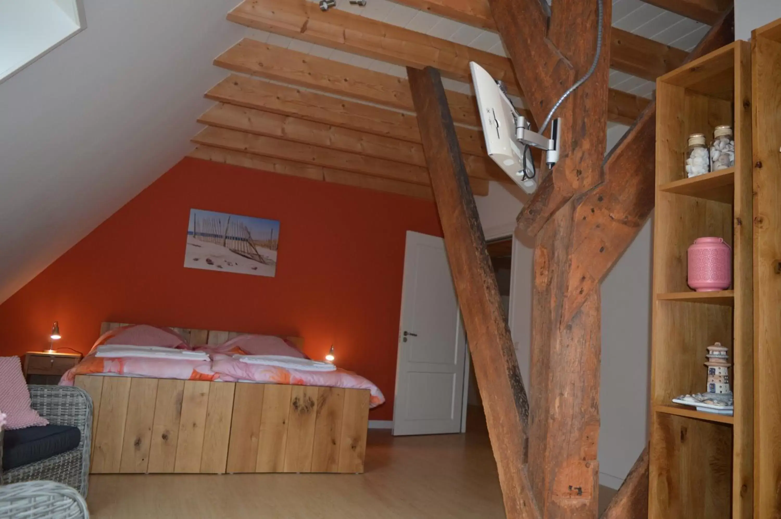 Bed in B&B Idylle aan Zee incl 2 Wellnessstudios