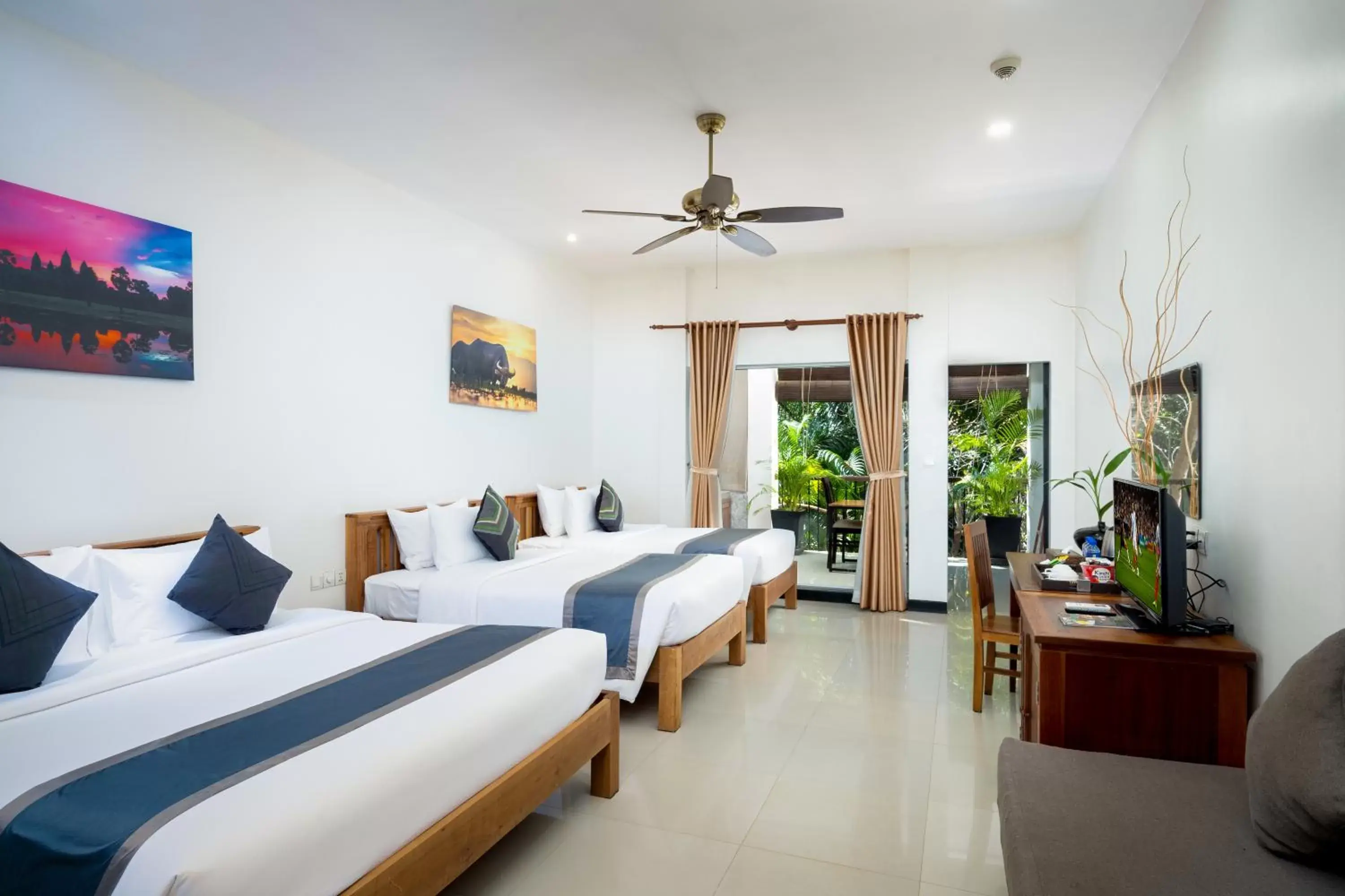 Photo of the whole room, Bed in Landing Gold by Amatak Photo of the whole room, Bed in Landing Gold by Amatak