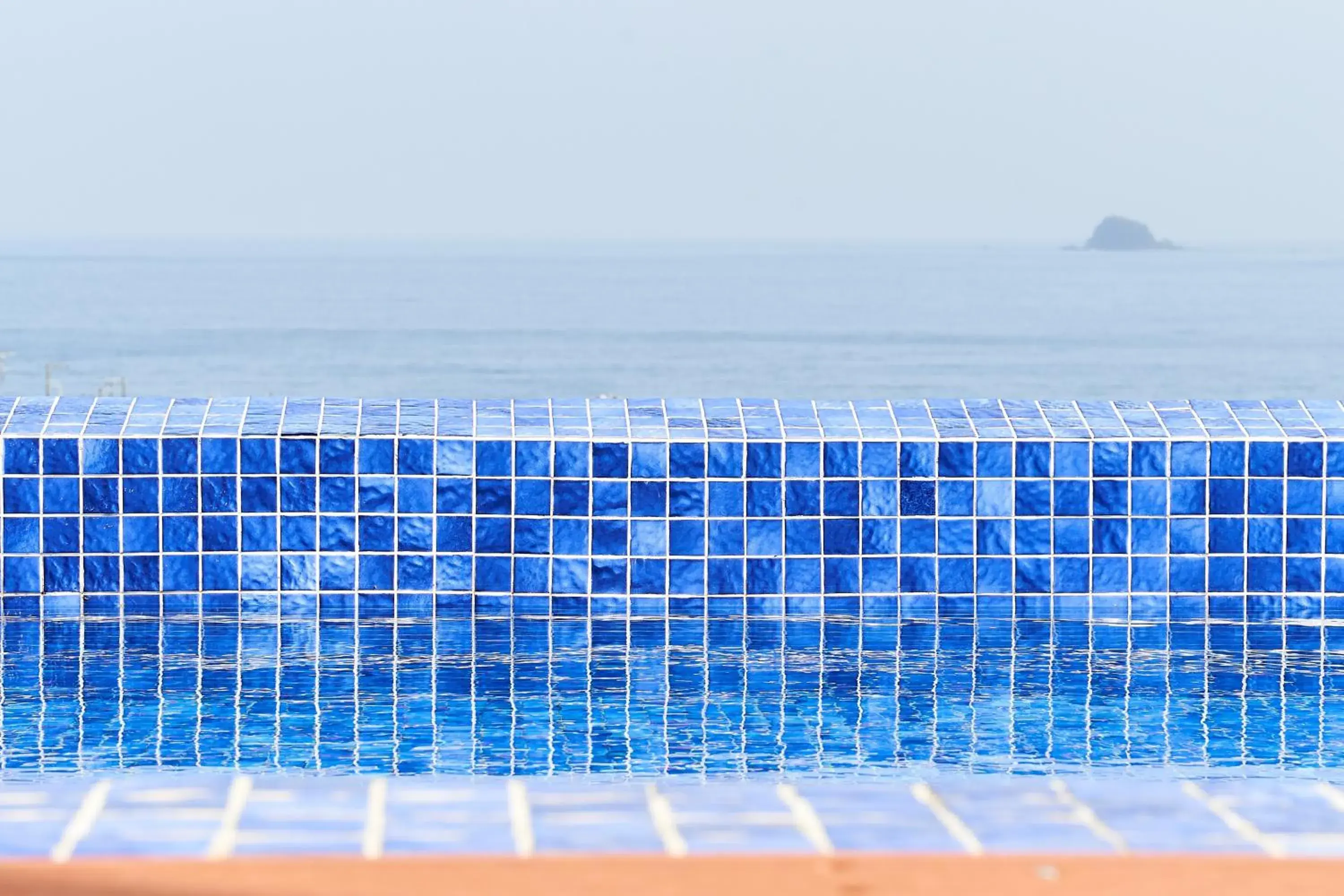 Swimming Pool in HOTEL HIMALAYA SEA