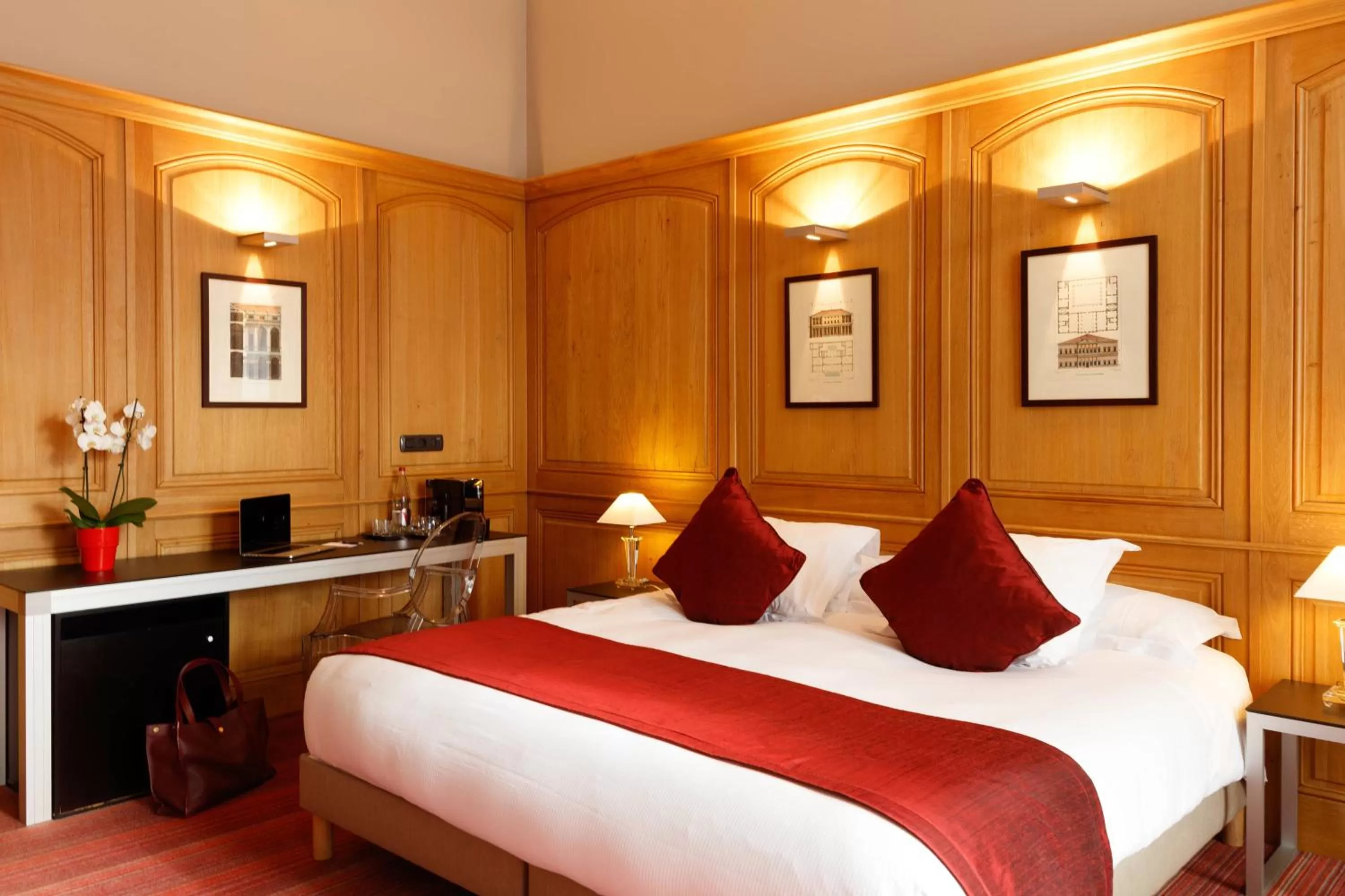 1 Bedroom Junior Suite in Hôtel de Bourgtheroulde, Autograph Collection