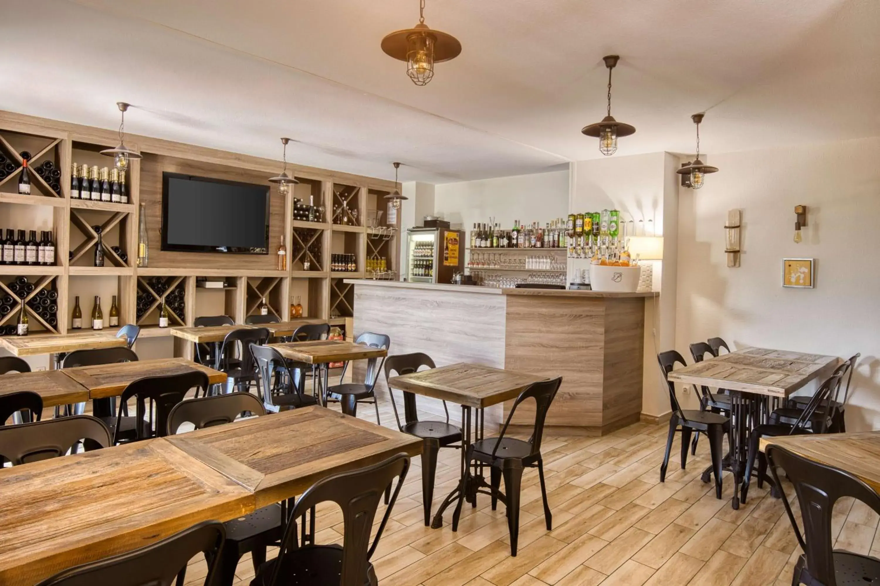 Lounge or bar, Restaurant/Places to Eat in Best Western Le Vauban
