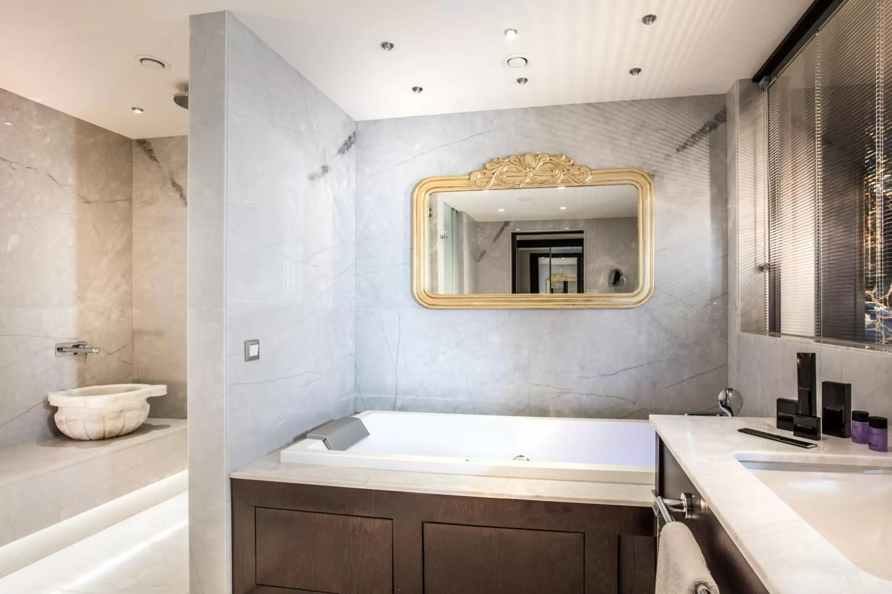 Bathroom in Charisma De Luxe Hotel
