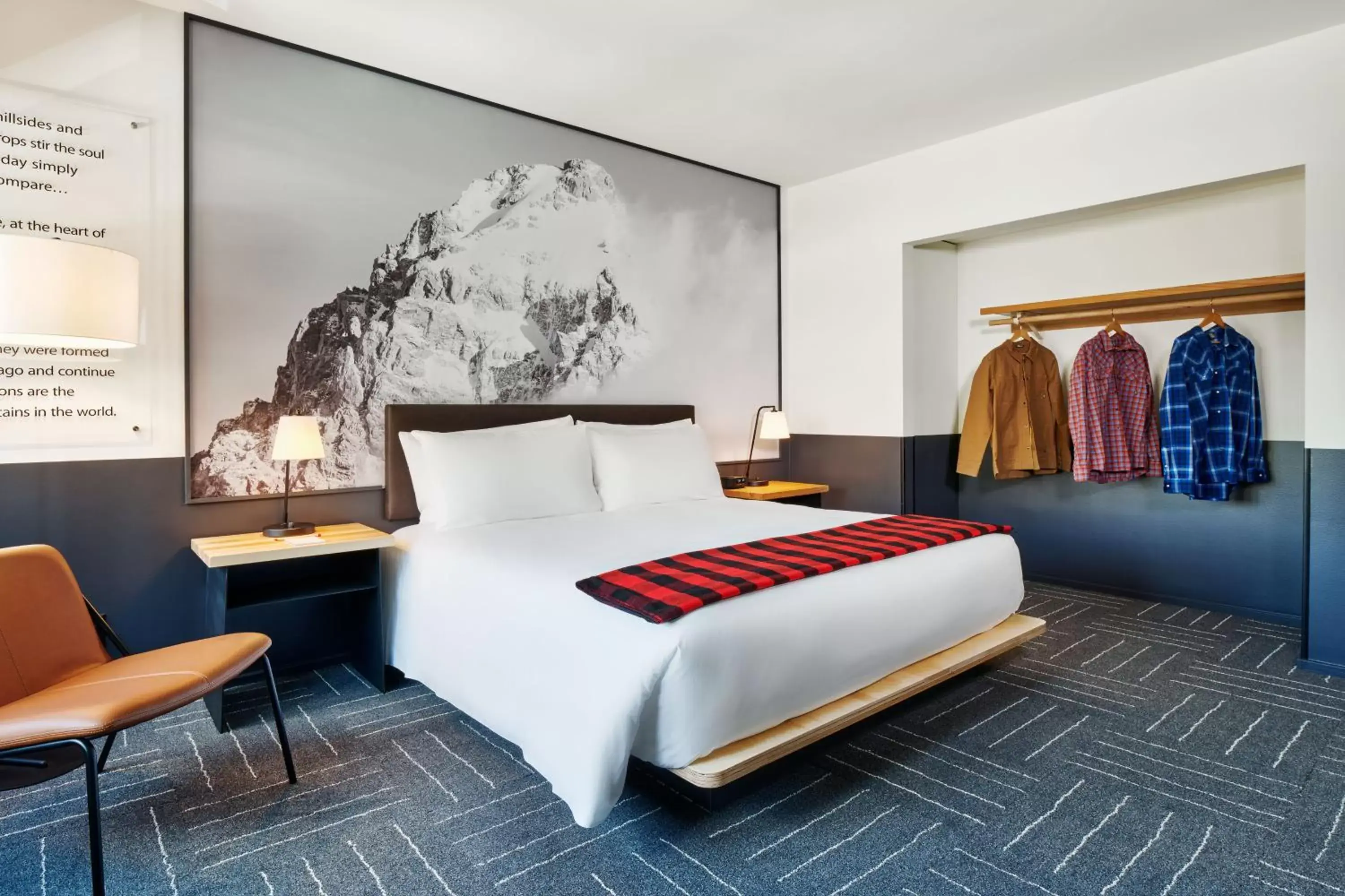 Bedroom, Bed in Mountain Modern Motel