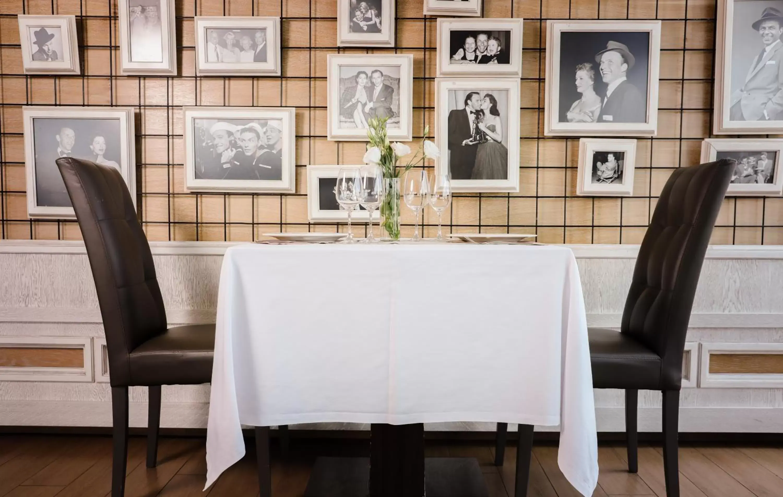 Restaurant/places to eat in Opera Suite Hotel Restaurant/places to eat in Opera Suite Hotel