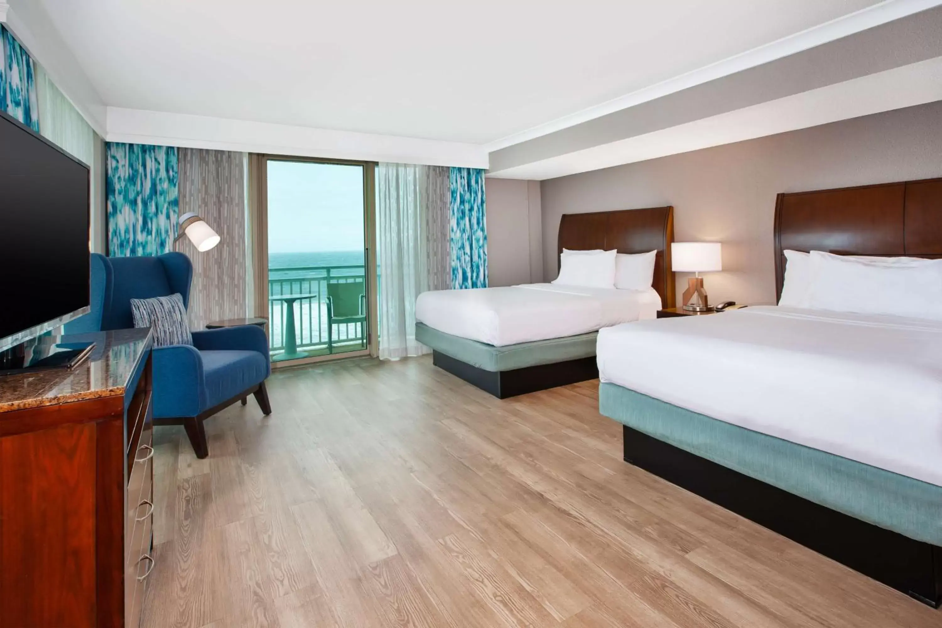 Bed in Hilton Garden Inn Virginia Beach Oceanfront