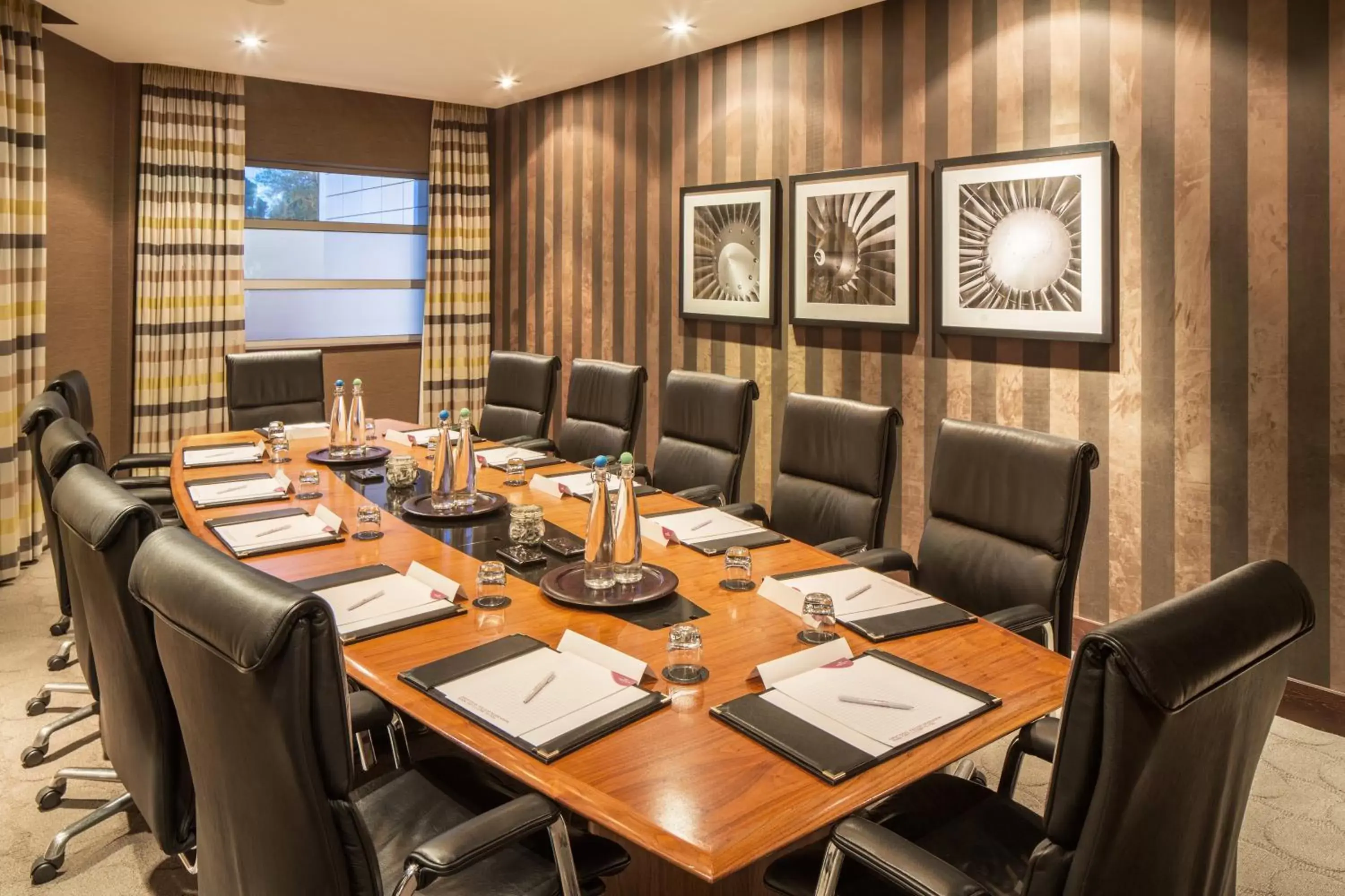 Meeting/conference room in Crowne Plaza London - Gatwick Airport, an IHG Hotel