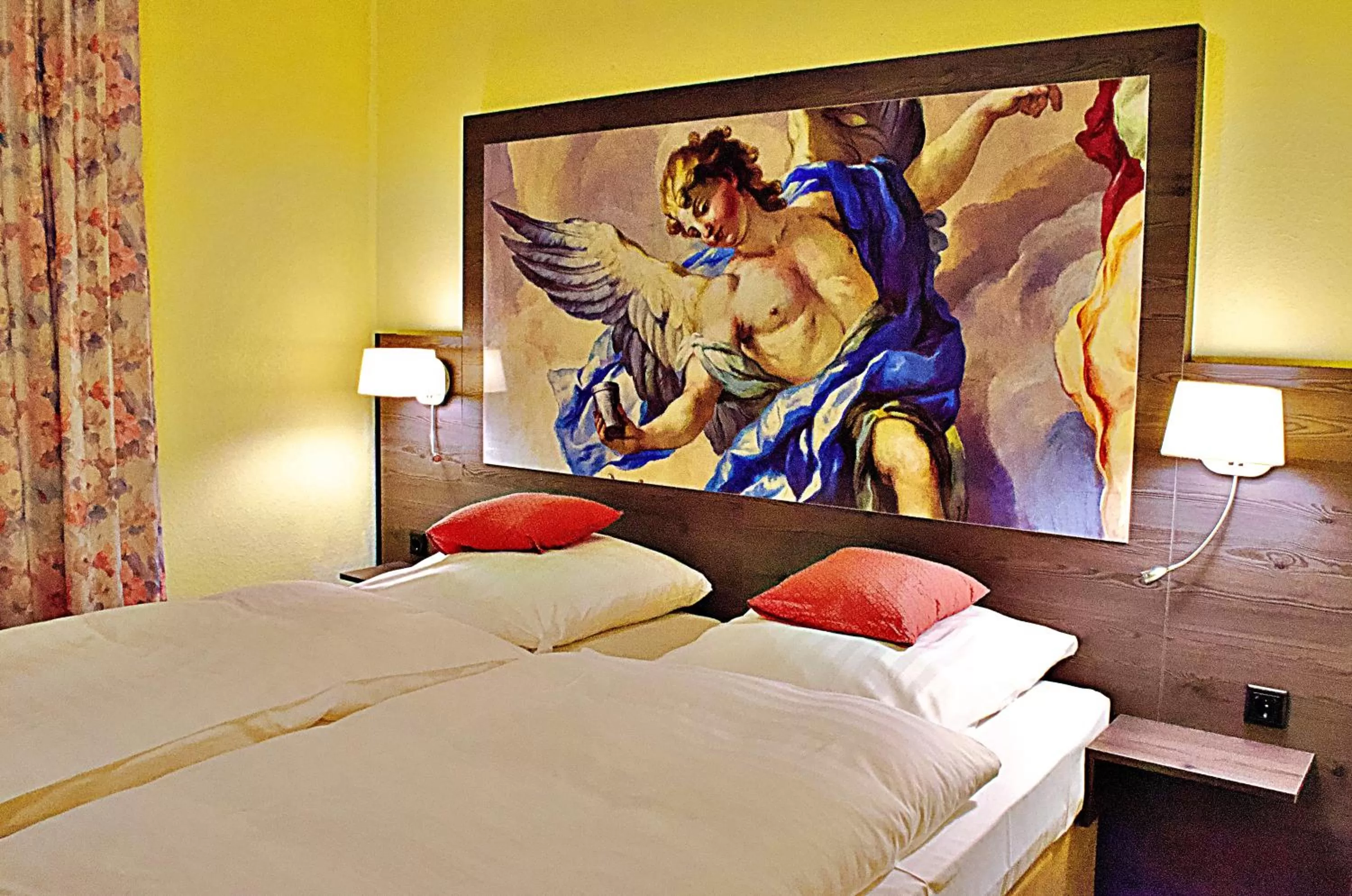 Photo of the whole room, Bed in Retro - Art - Hotel Lünen