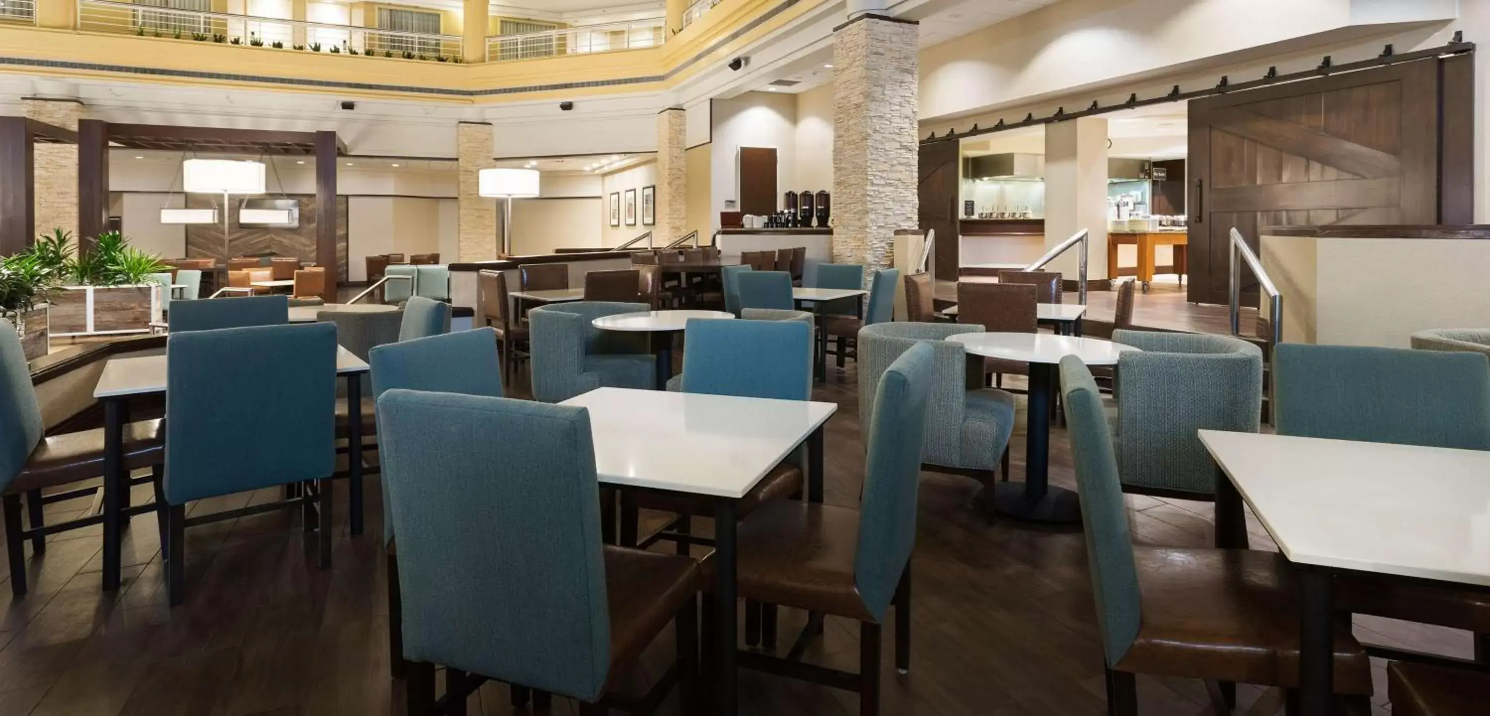 Dining area, Restaurant/Places to Eat in Embassy Suites Denver Tech Center