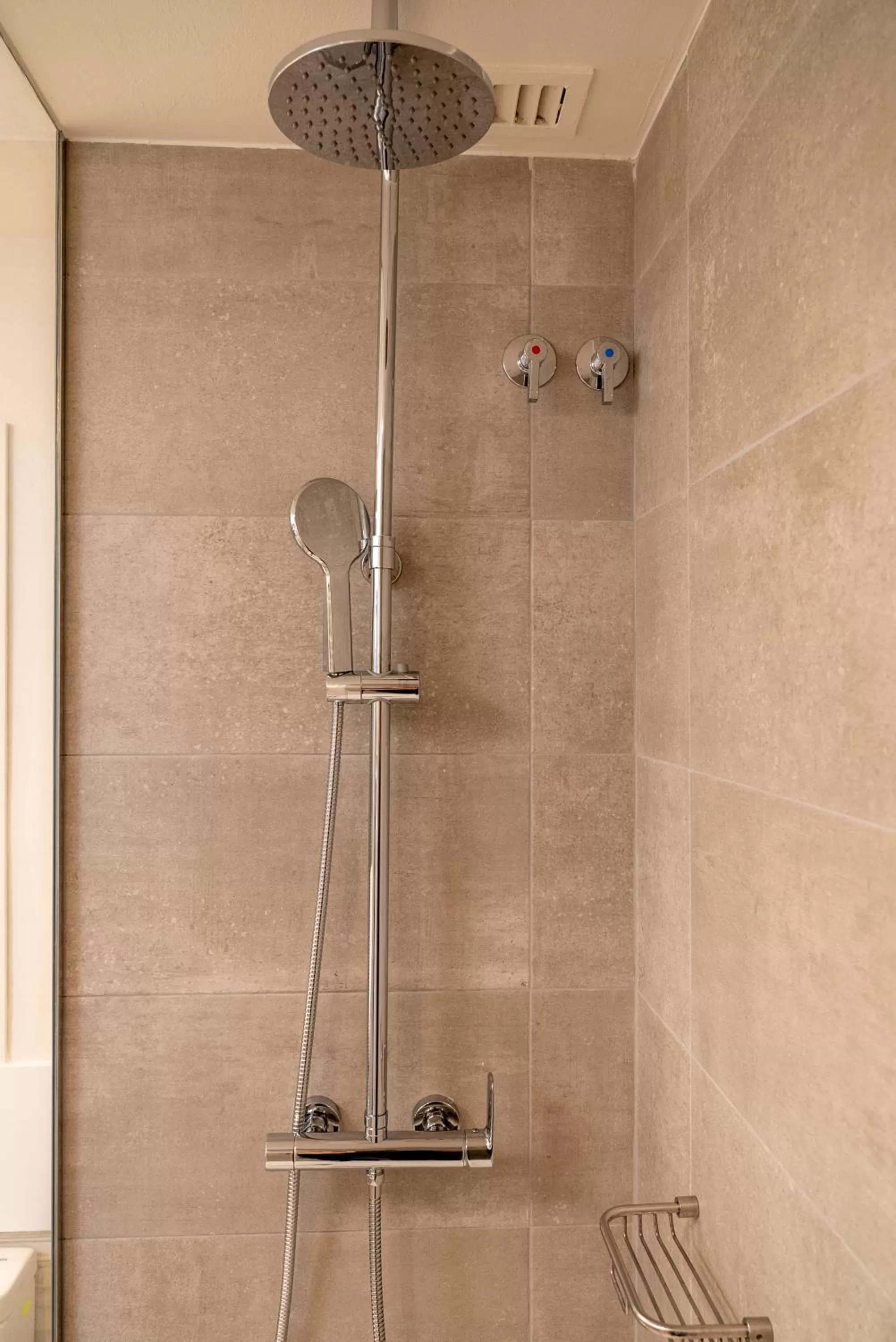 Shower in URH Sitges Playa