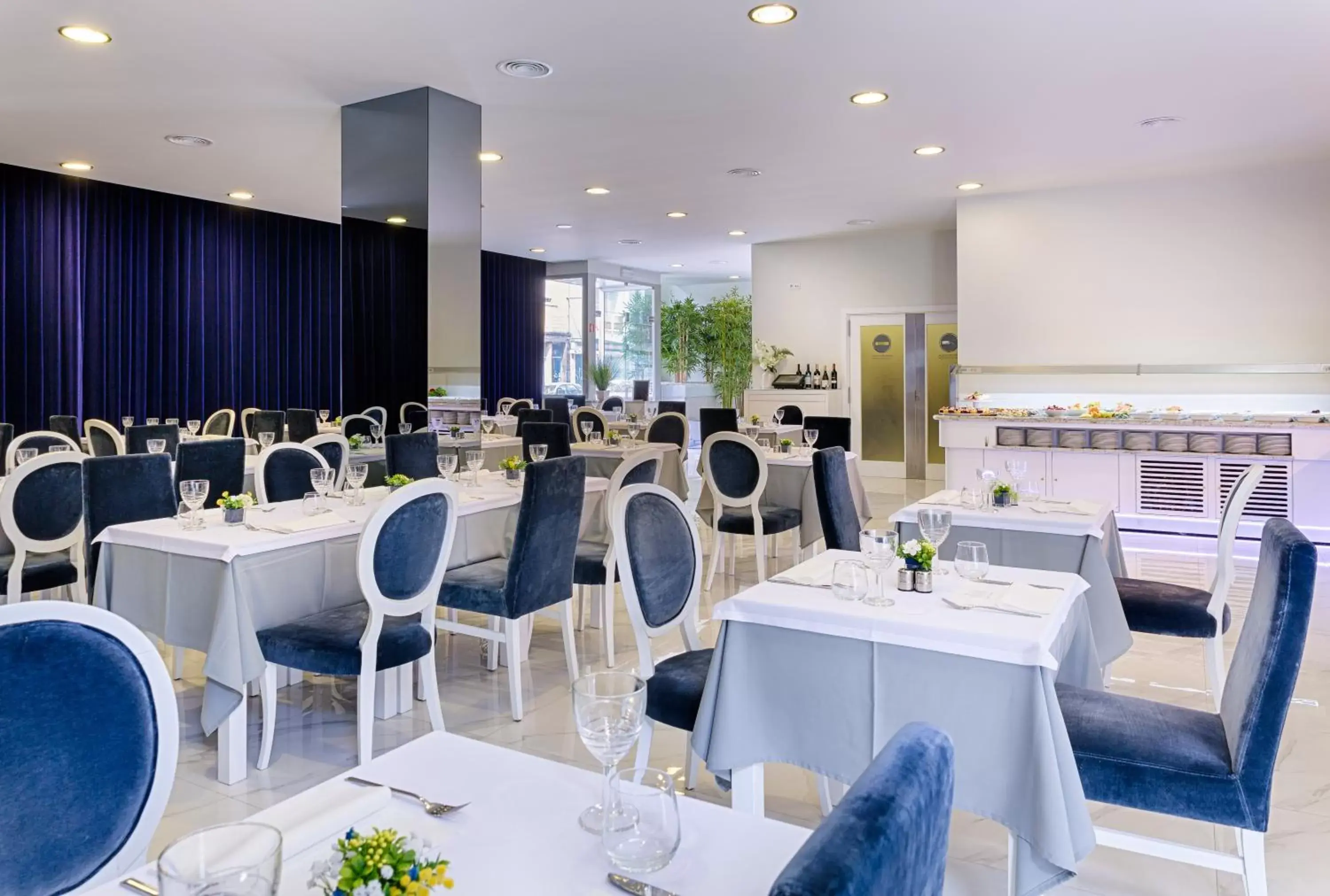 Restaurant/Places to Eat in Hotel Cristal Porto