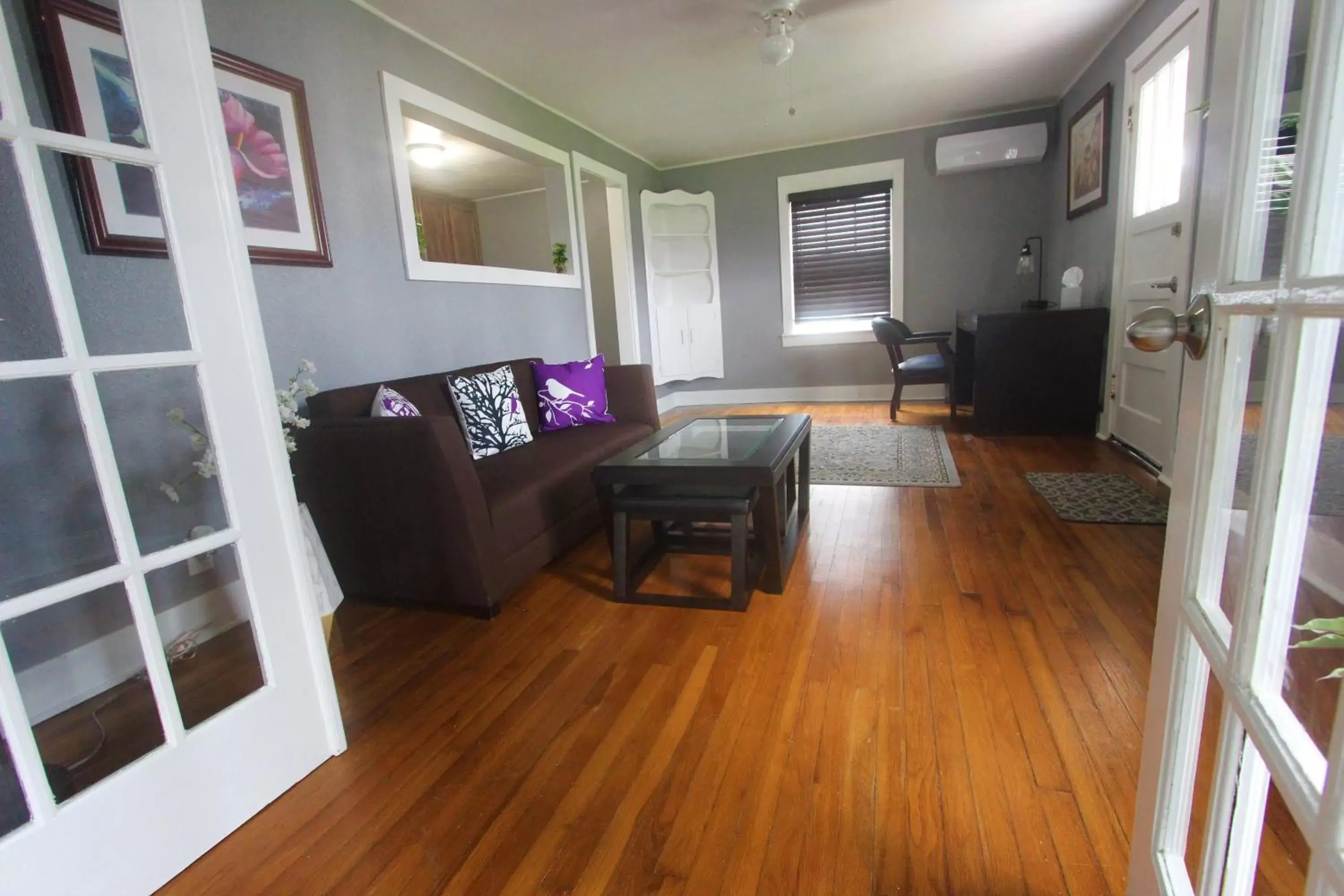 Living room, Seating Area in The George Manor