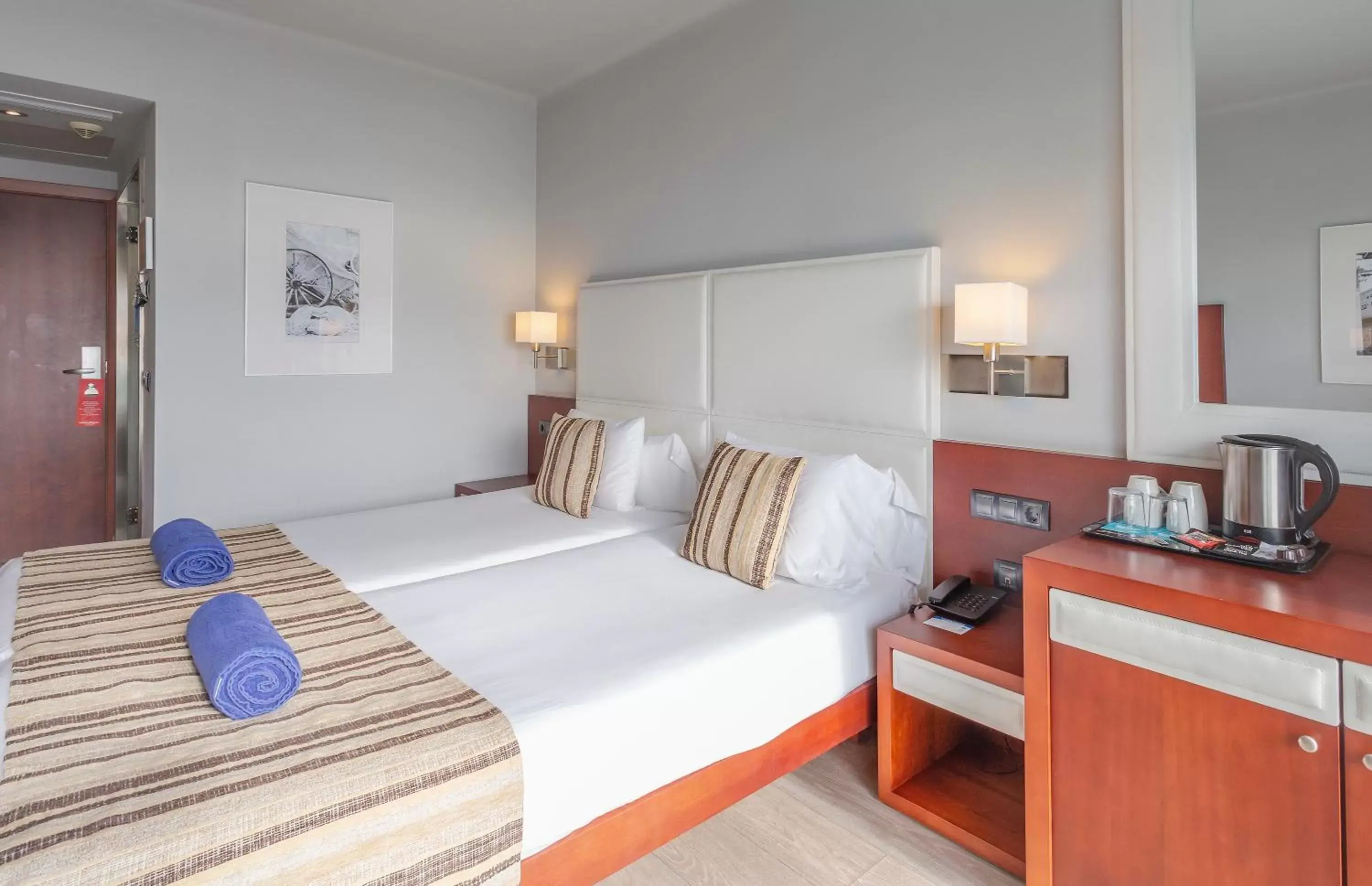 Bed in Marins Suites - Adults Only Hotel