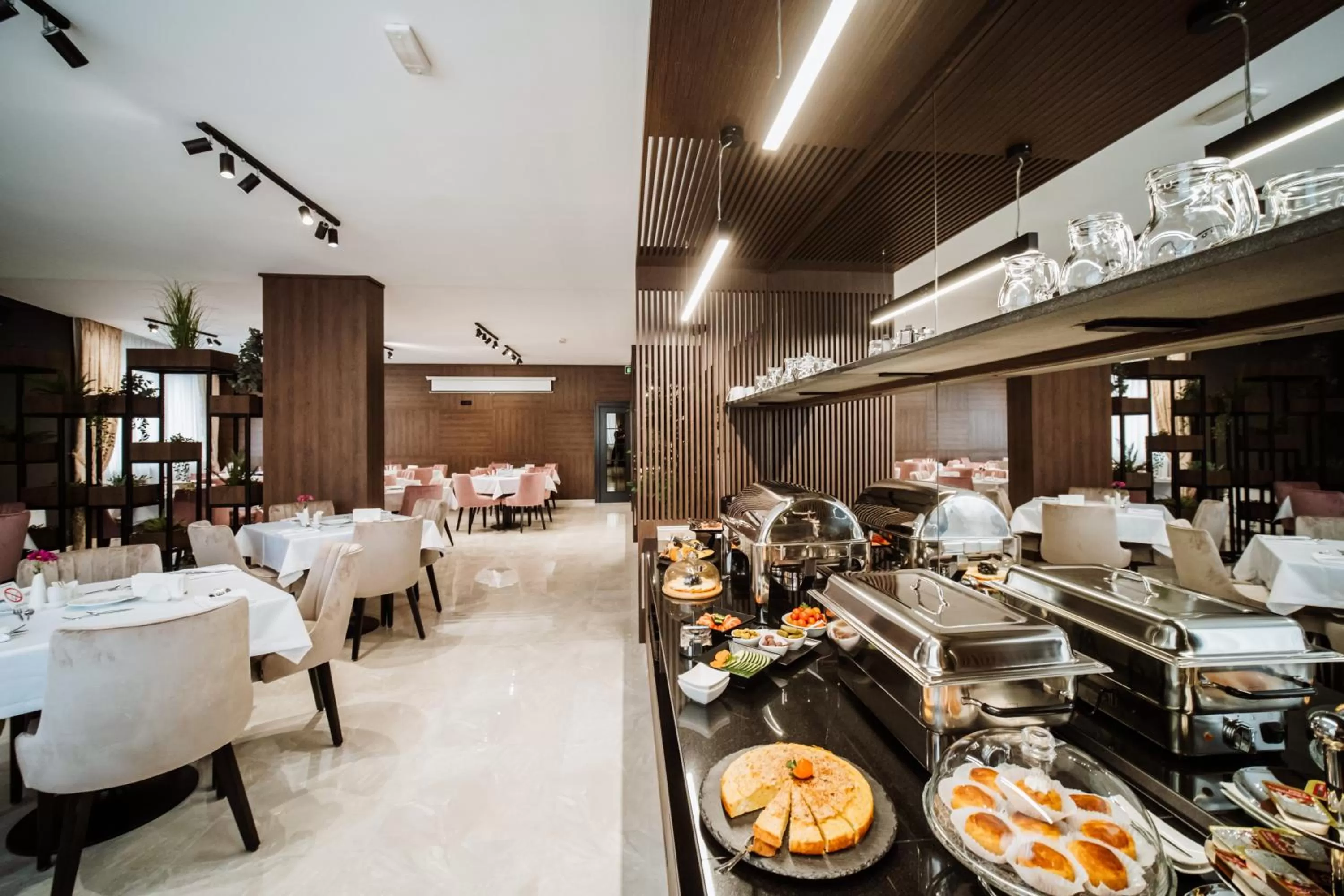 Restaurant/places to eat in Hotel Barcode Wellness & Spa