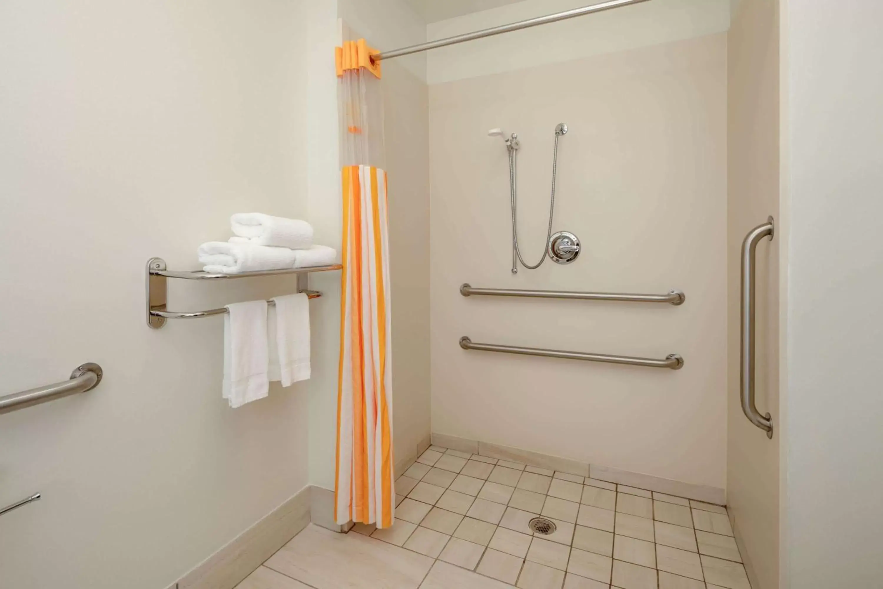Photo of the whole room, Bathroom in La Quinta by Wyndham Atlanta Douglasville