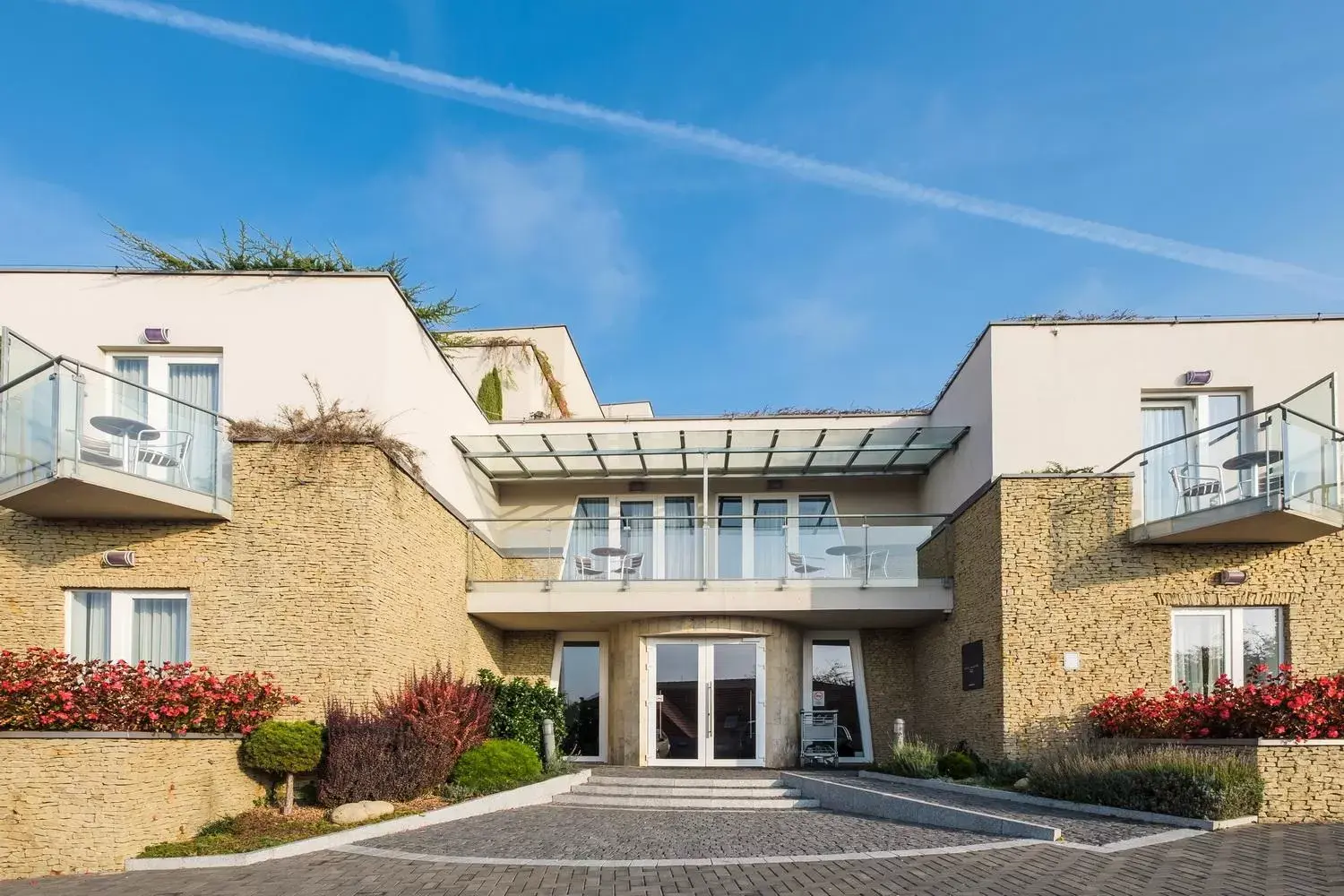 Facade/entrance, Property Building in Zenit Wellness Hotel Balaton